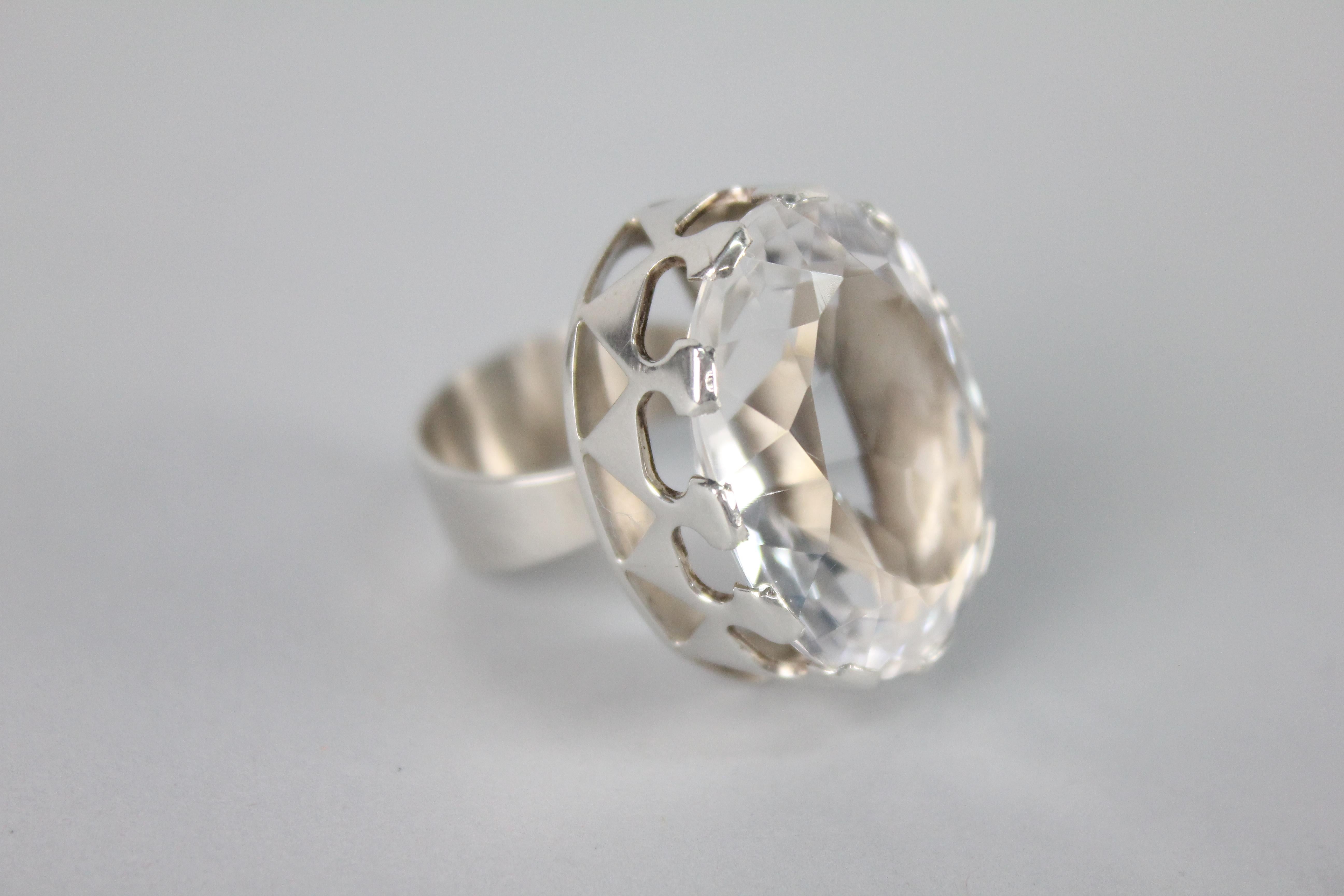 Modernistischer modernistischer Ring aus Silber und einem großen Bergkristall von Kaplan, Stockholm, 1968 im Zustand „Hervorragend“ im Angebot in Skanninge, SE