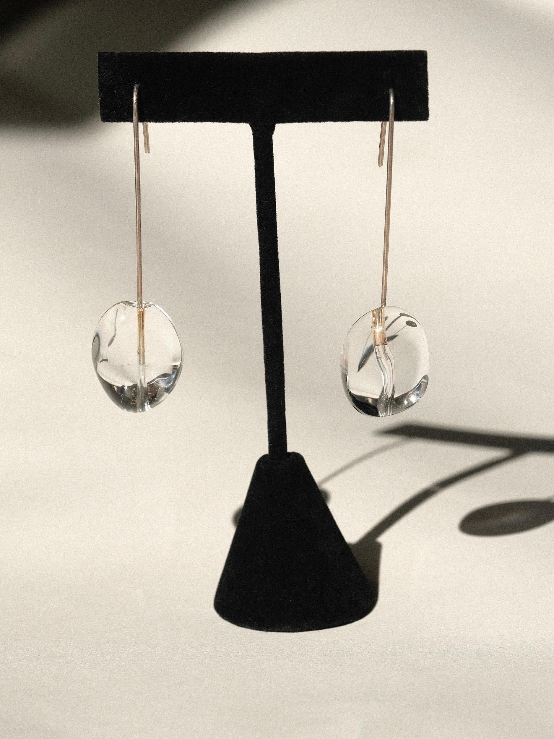 Modernist Rock Quartz Crystal and Sterling Silver Long Drop Earring  In Good Condition For Sale In Los Angeles, CA