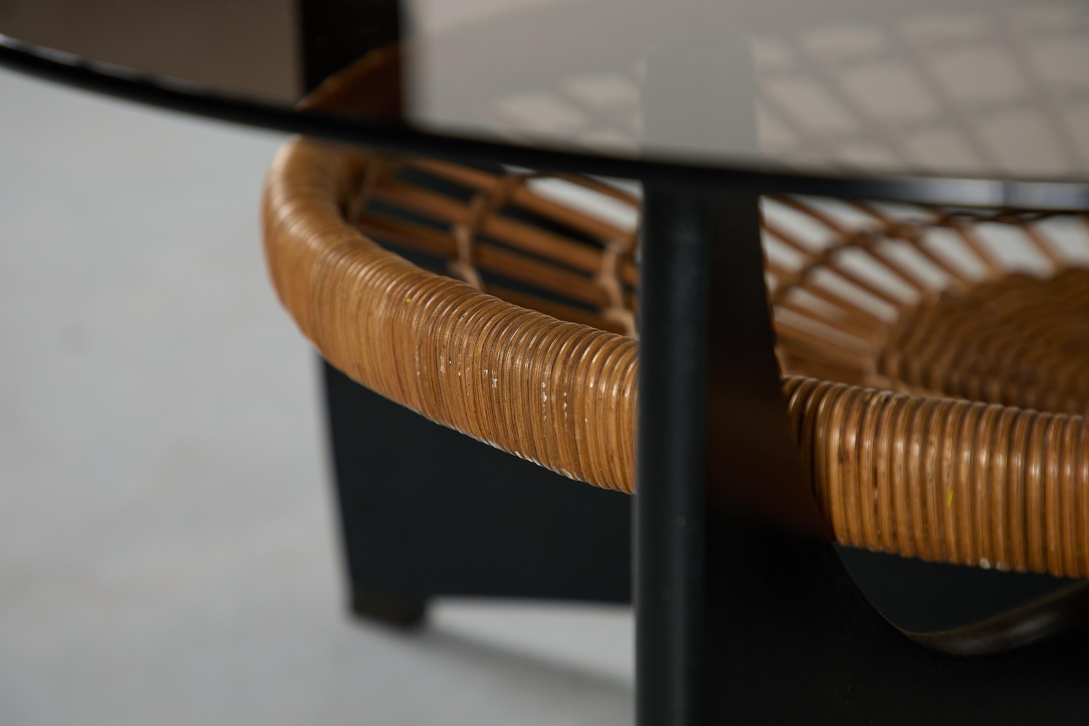 Tavolino da caffè modernista 