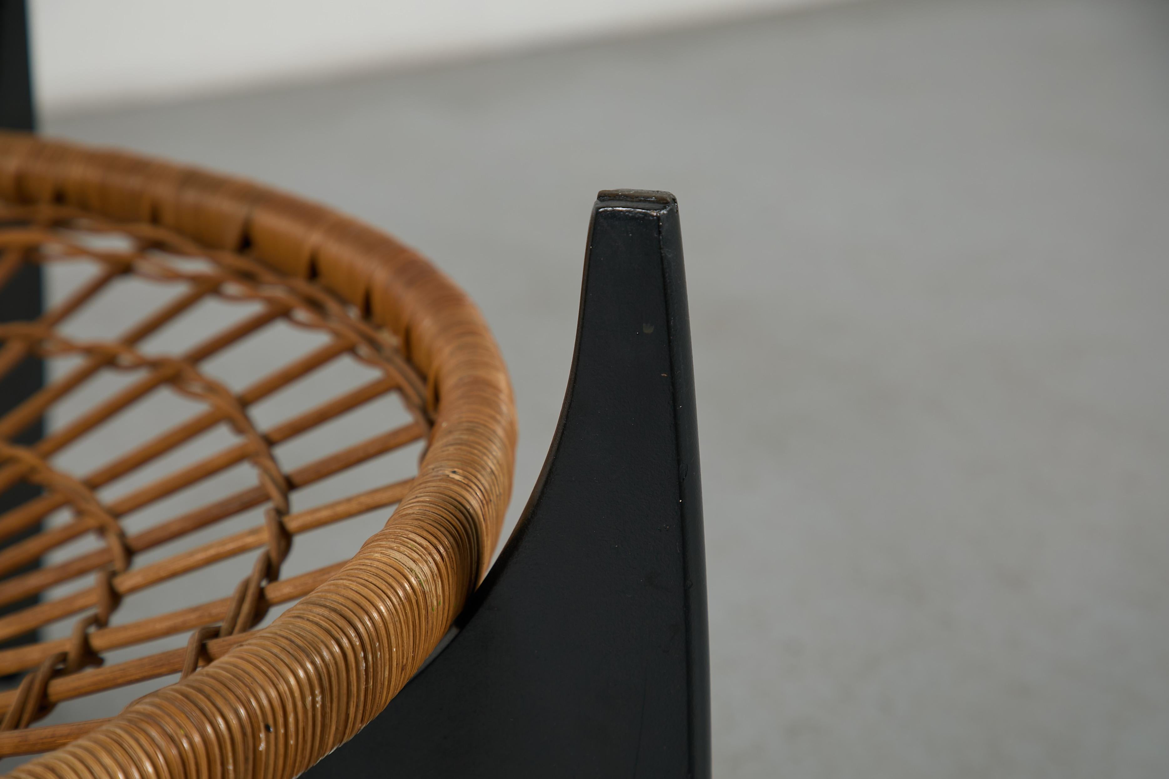 Tavolino da caffè modernista 