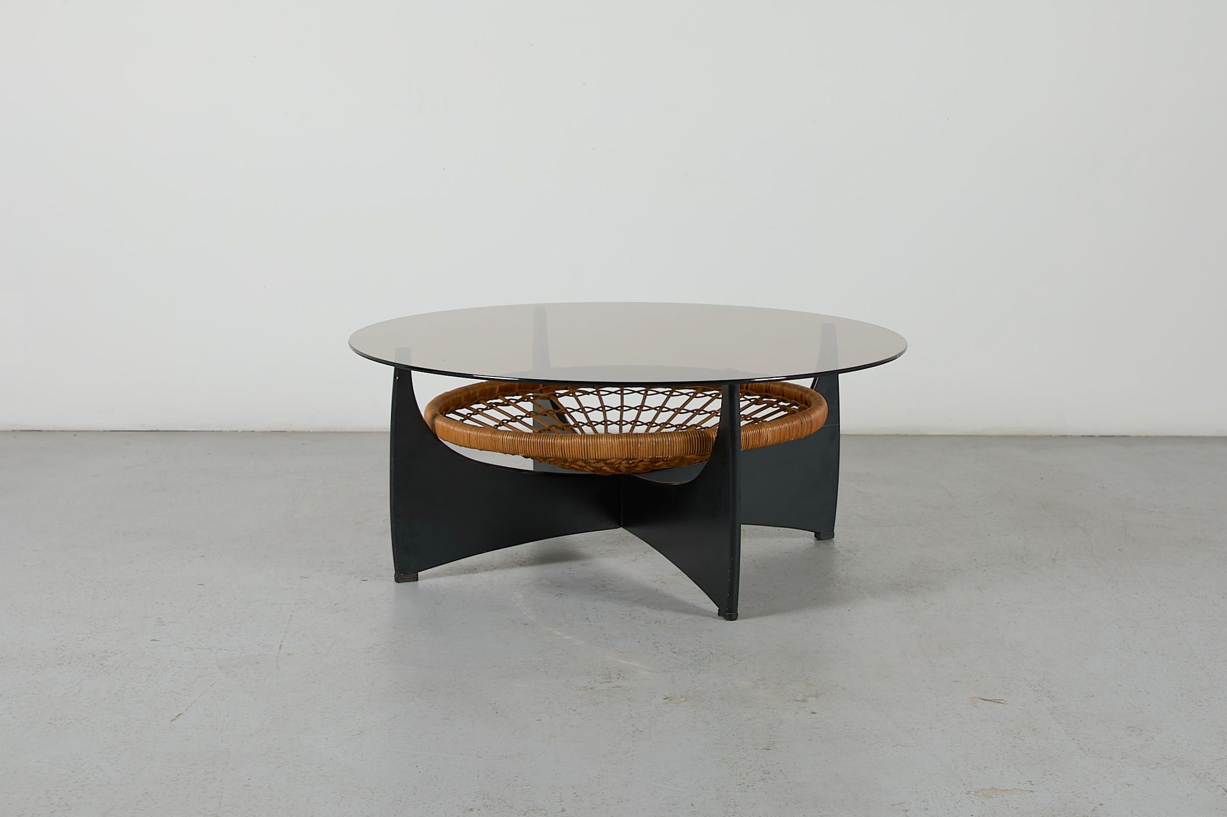 Tavolino da caffè modernista 