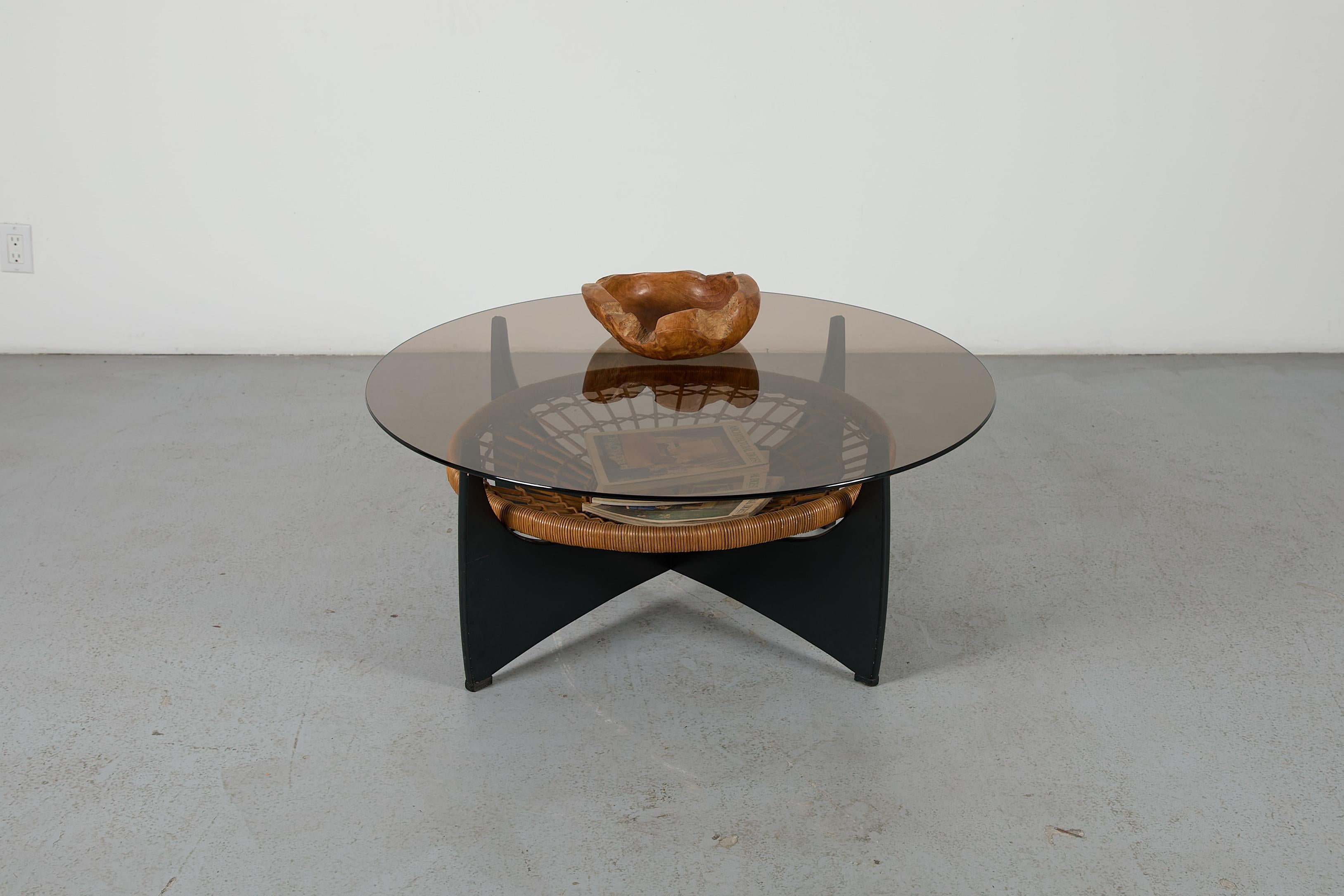 Tavolino da caffè modernista 