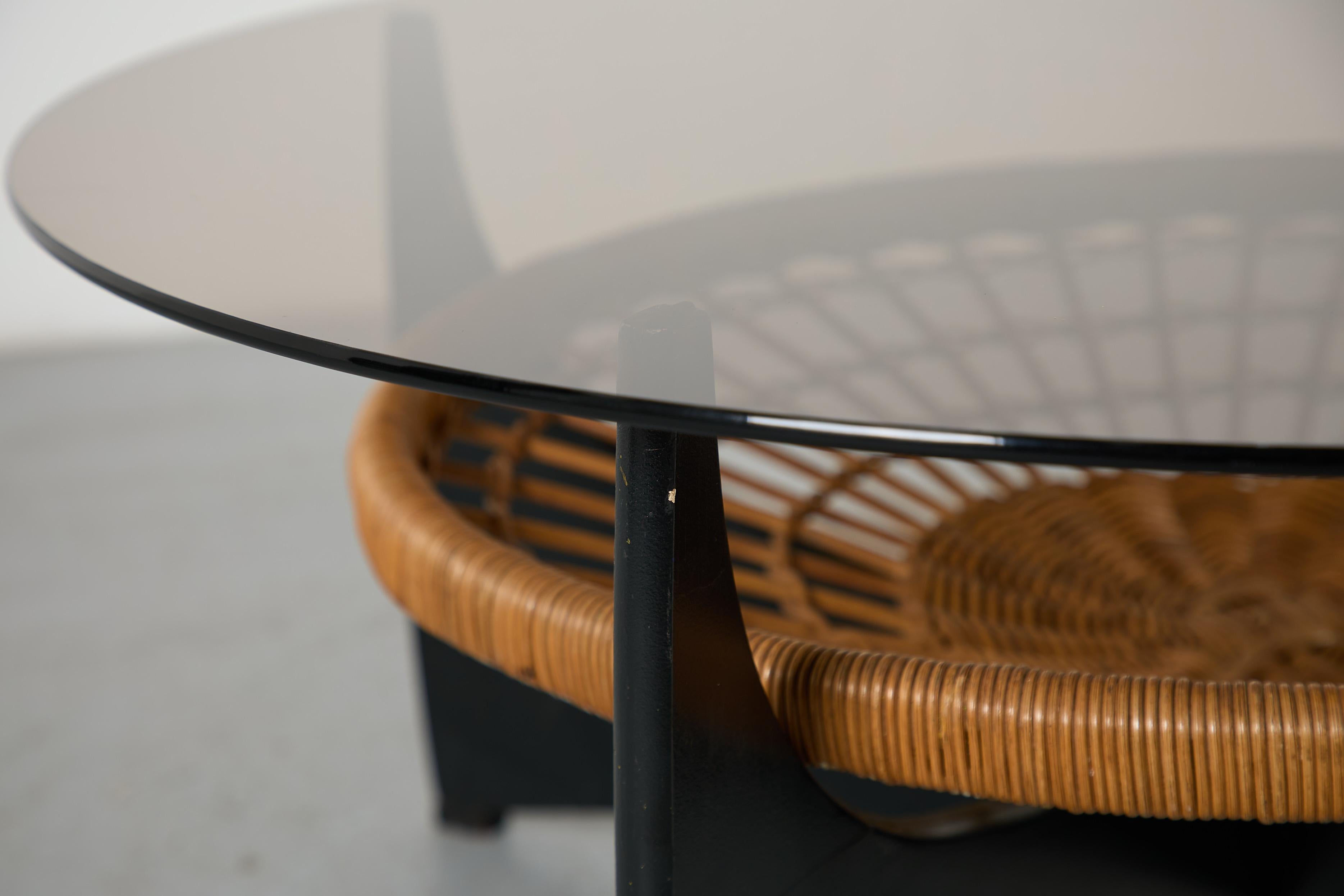 Tavolino da caffè modernista 