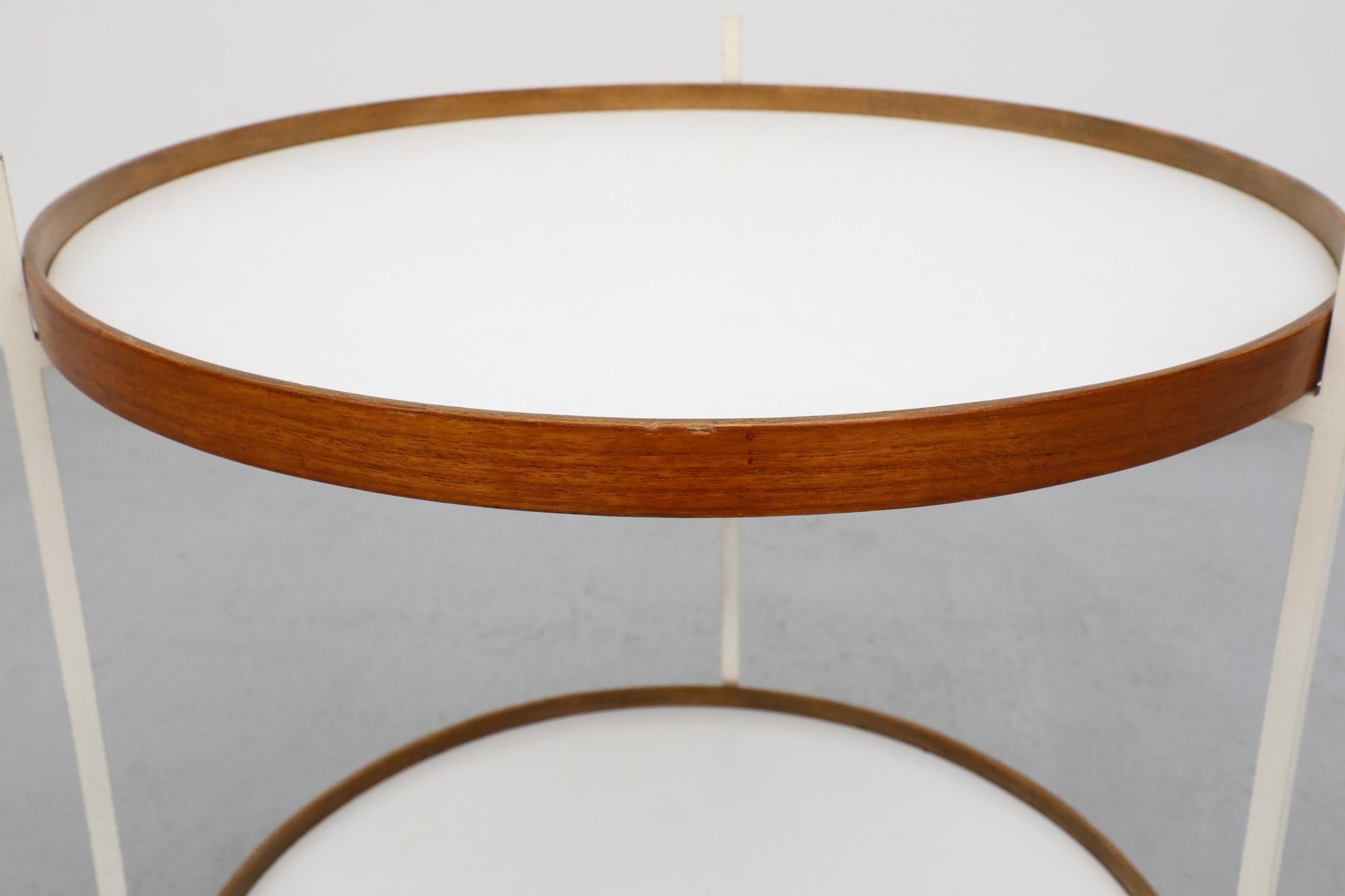 Chariot de bar roulant moderniste en teck, formica et métal émaillé blanc en vente 3