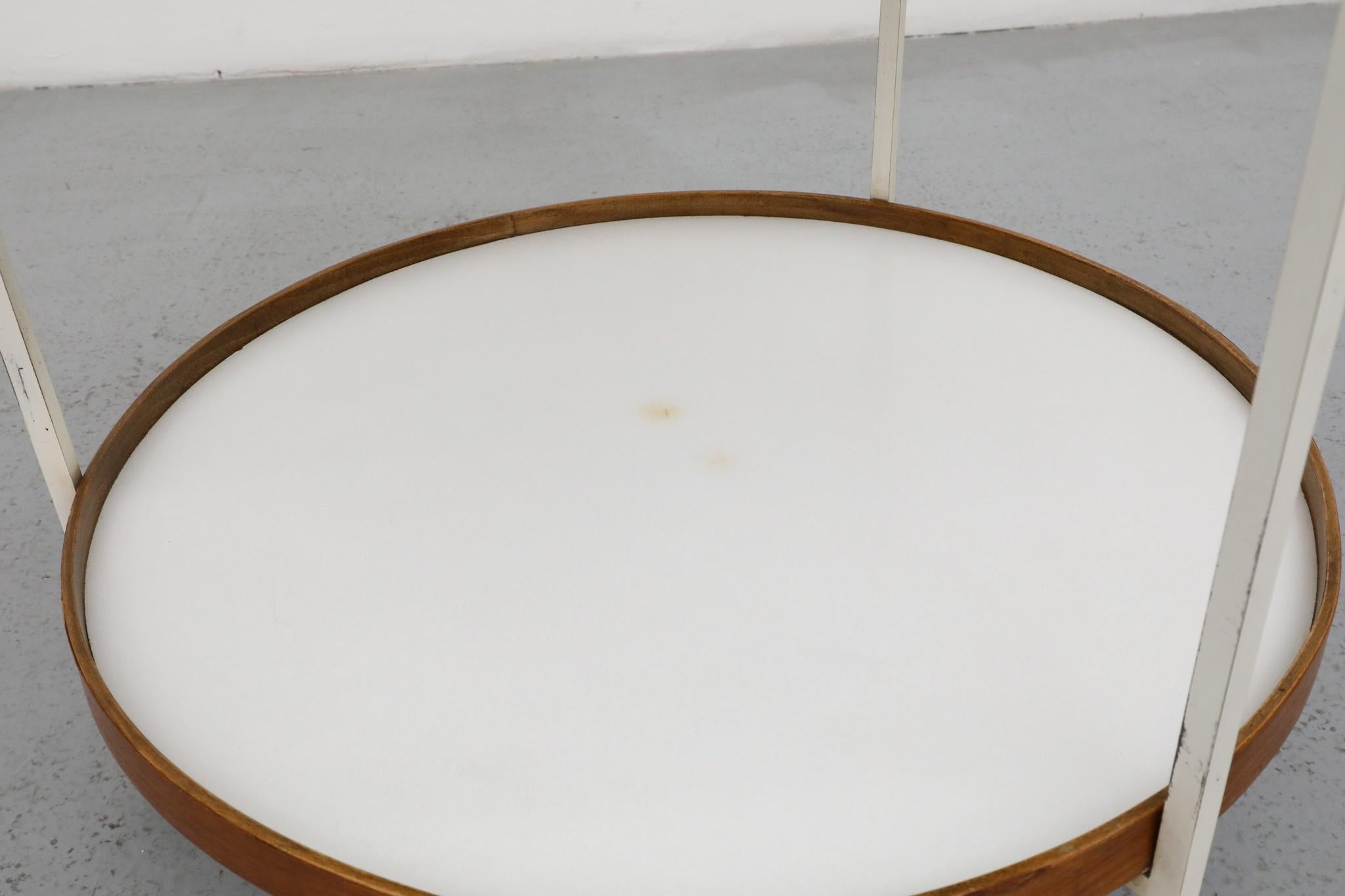 Chariot de bar roulant moderniste en teck, formica et métal émaillé blanc en vente 7