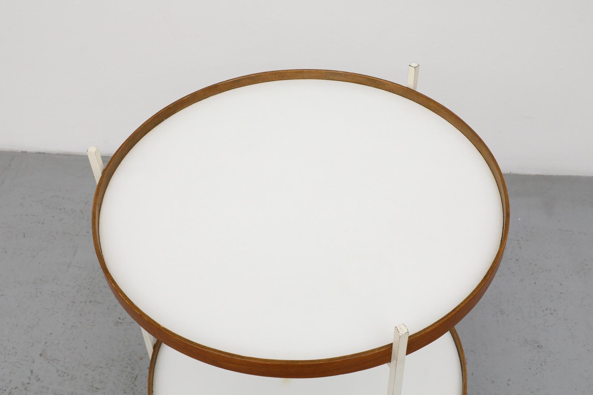 Chariot de bar roulant moderniste en teck, formica et métal émaillé blanc en vente 12