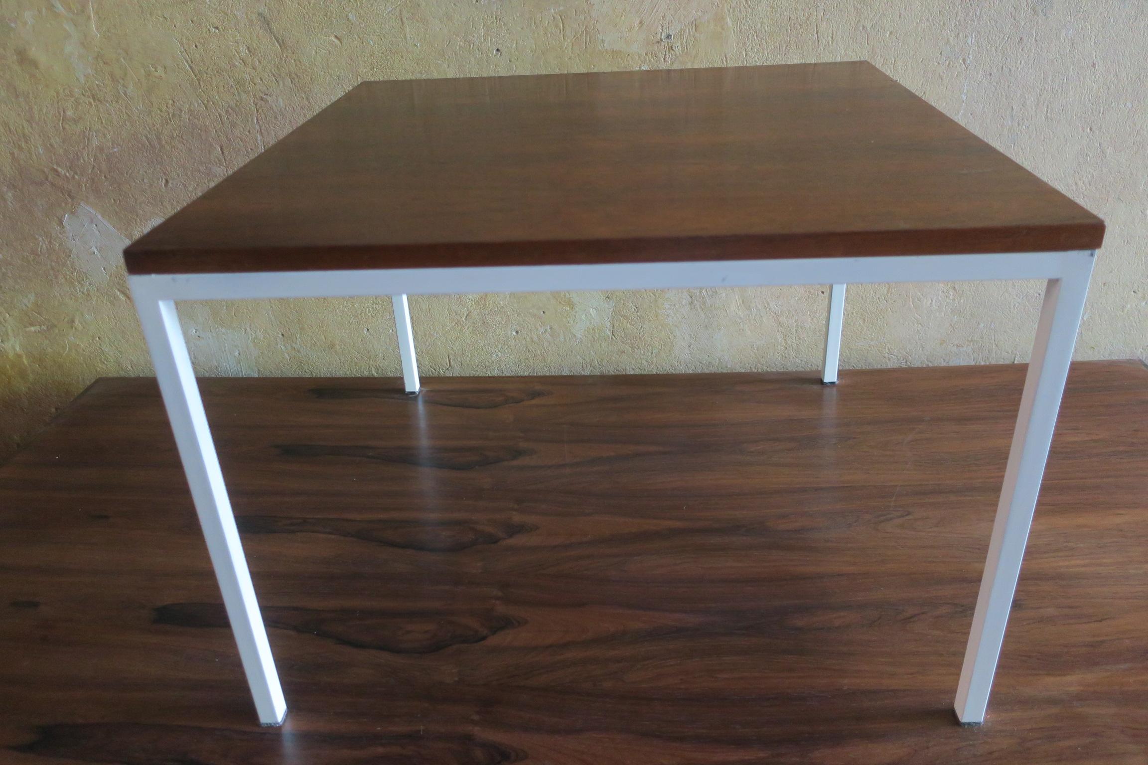 Modernist Rosewood Square Coffee Table with Metal Legs 1970 In Good Condition For Sale In Berlin, DE