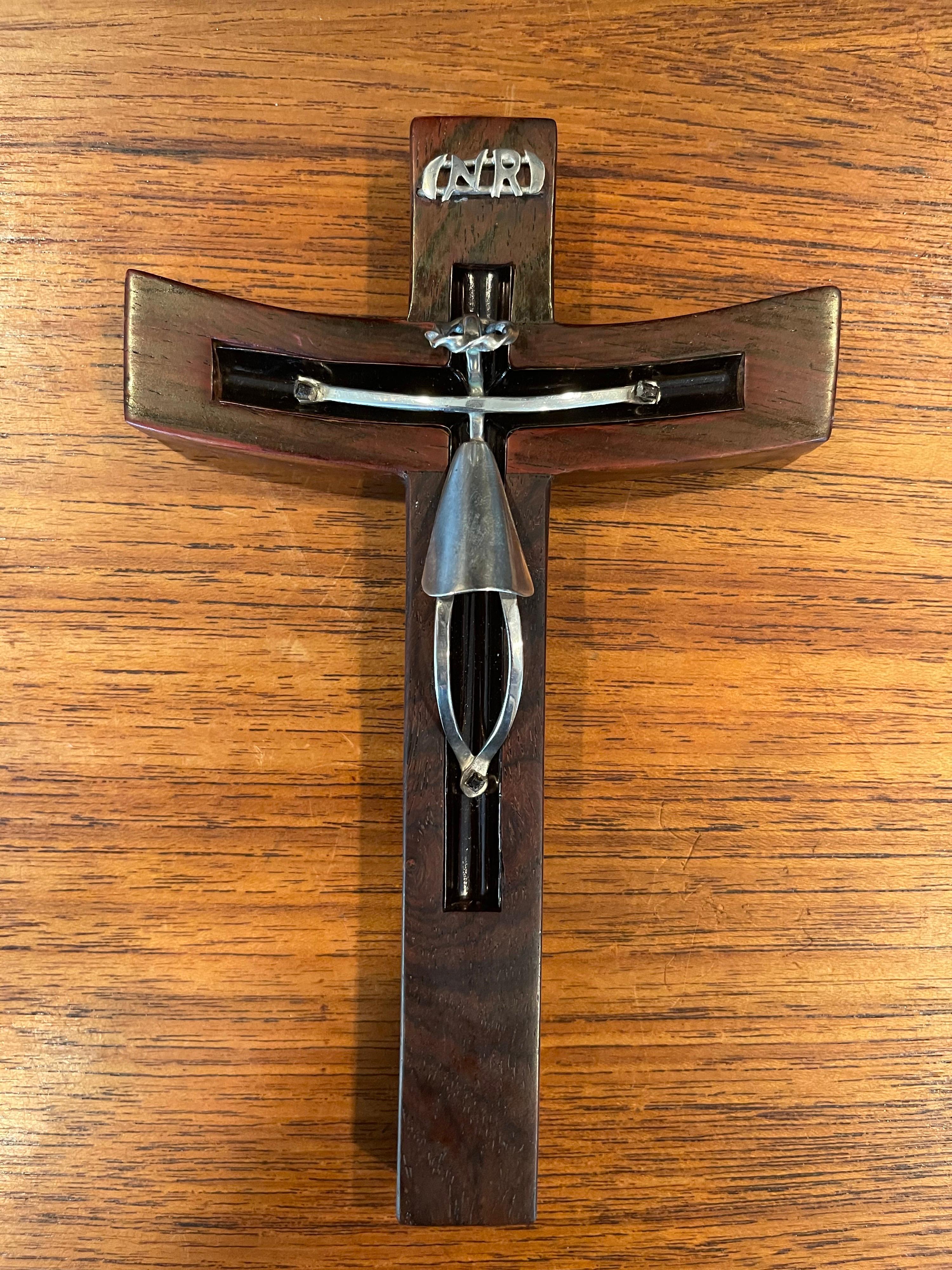 agonising crucifix