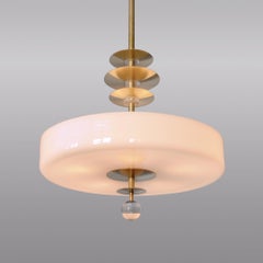Modernistische runde Pendelleuchte, gebürstetes Messing, Glas, Opalglas, anpassbar