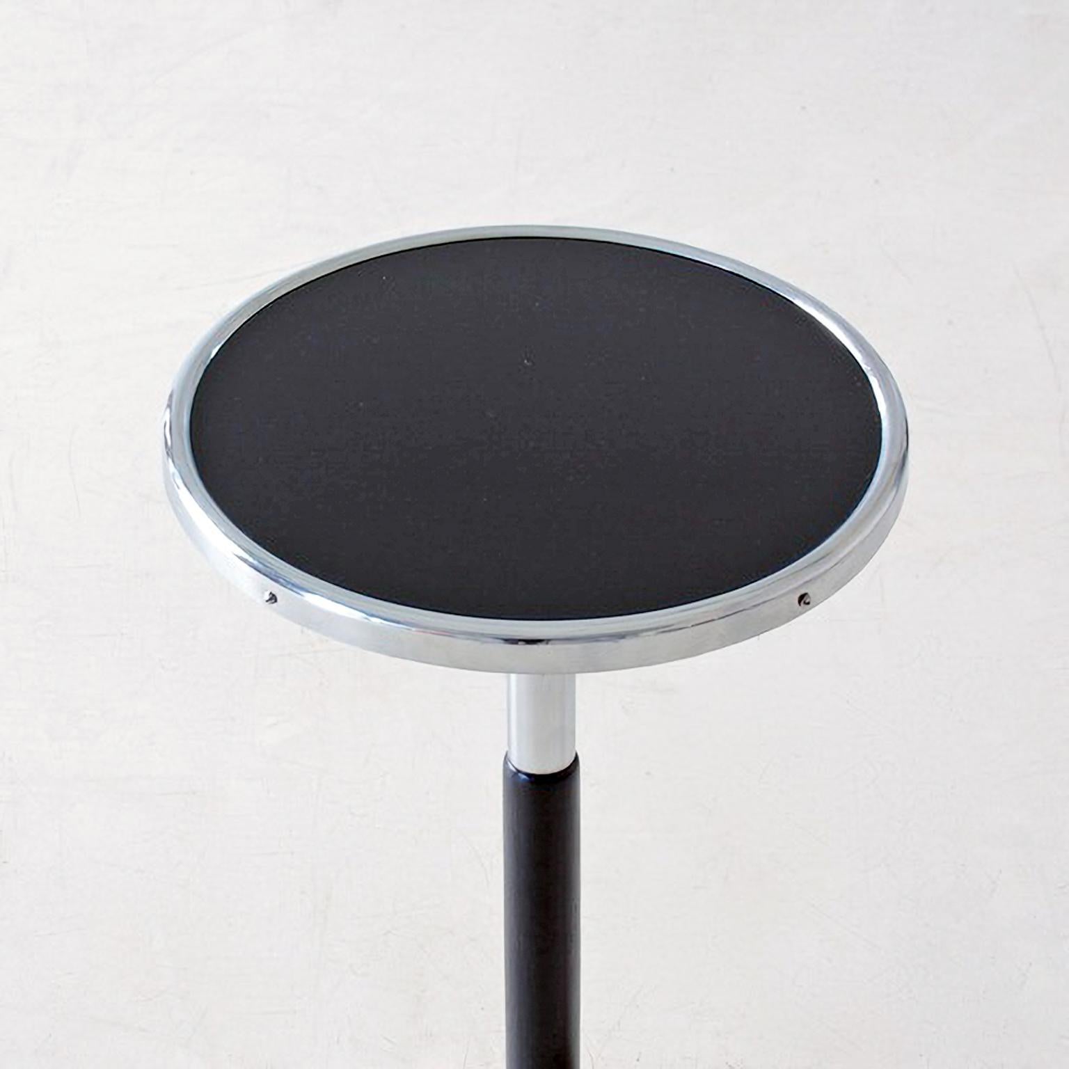 German Modernist Round Side Table In Glass, Lacquered Wood, Chromed Metal, Customizable For Sale