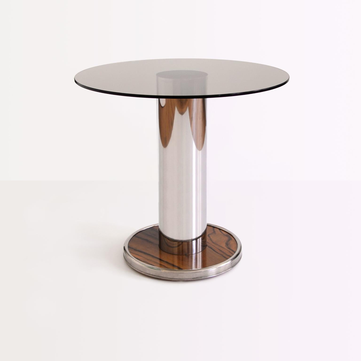Canapé rond/table basse au look moderniste produit par GMD Berlin. Base en acier inoxydable avec insertion de bois et plateau en verre.