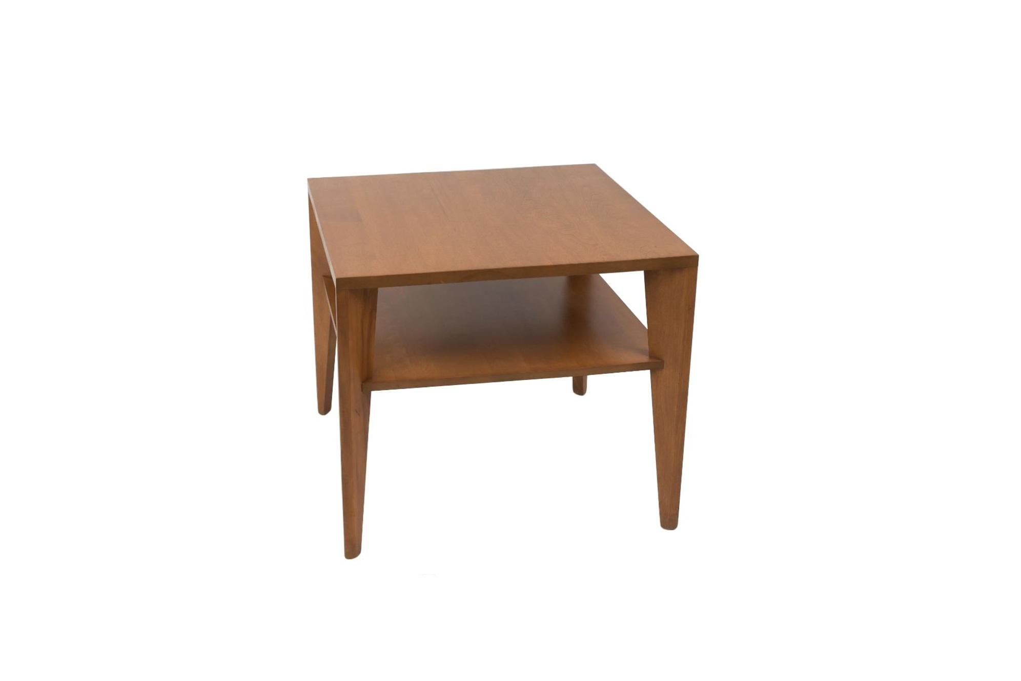 Tables carrées modernistes Russel Wright de Conant Ball en vente 4