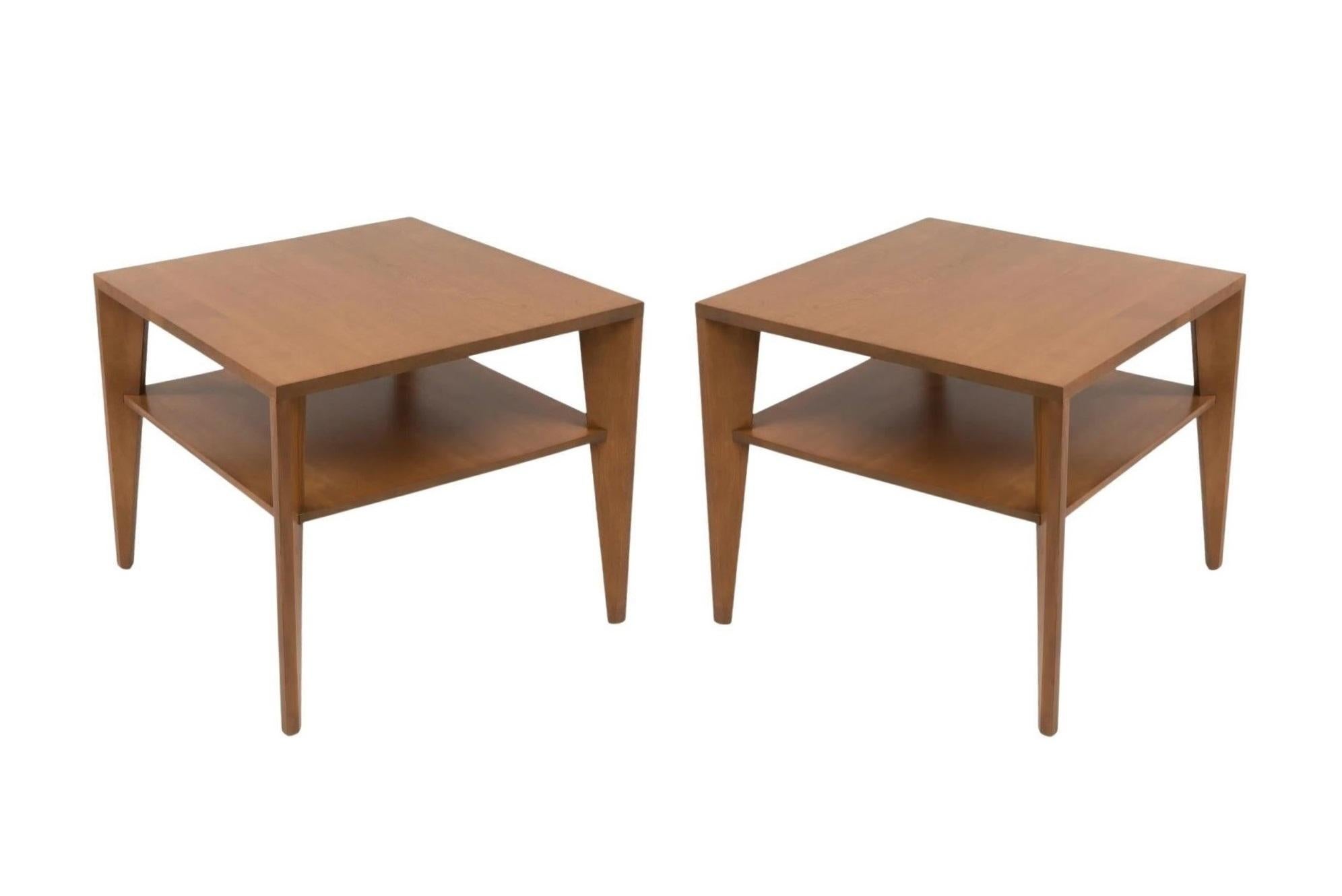 Mid-Century Modern Tables carrées modernistes Russel Wright de Conant Ball en vente