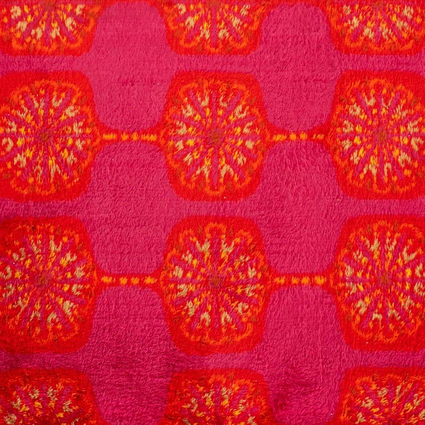 Modernist Rya Shag Carpet, Stylized Red and Orange Florals on a Fuchsia Ground In Good Condition For Sale In Morristown, NJ