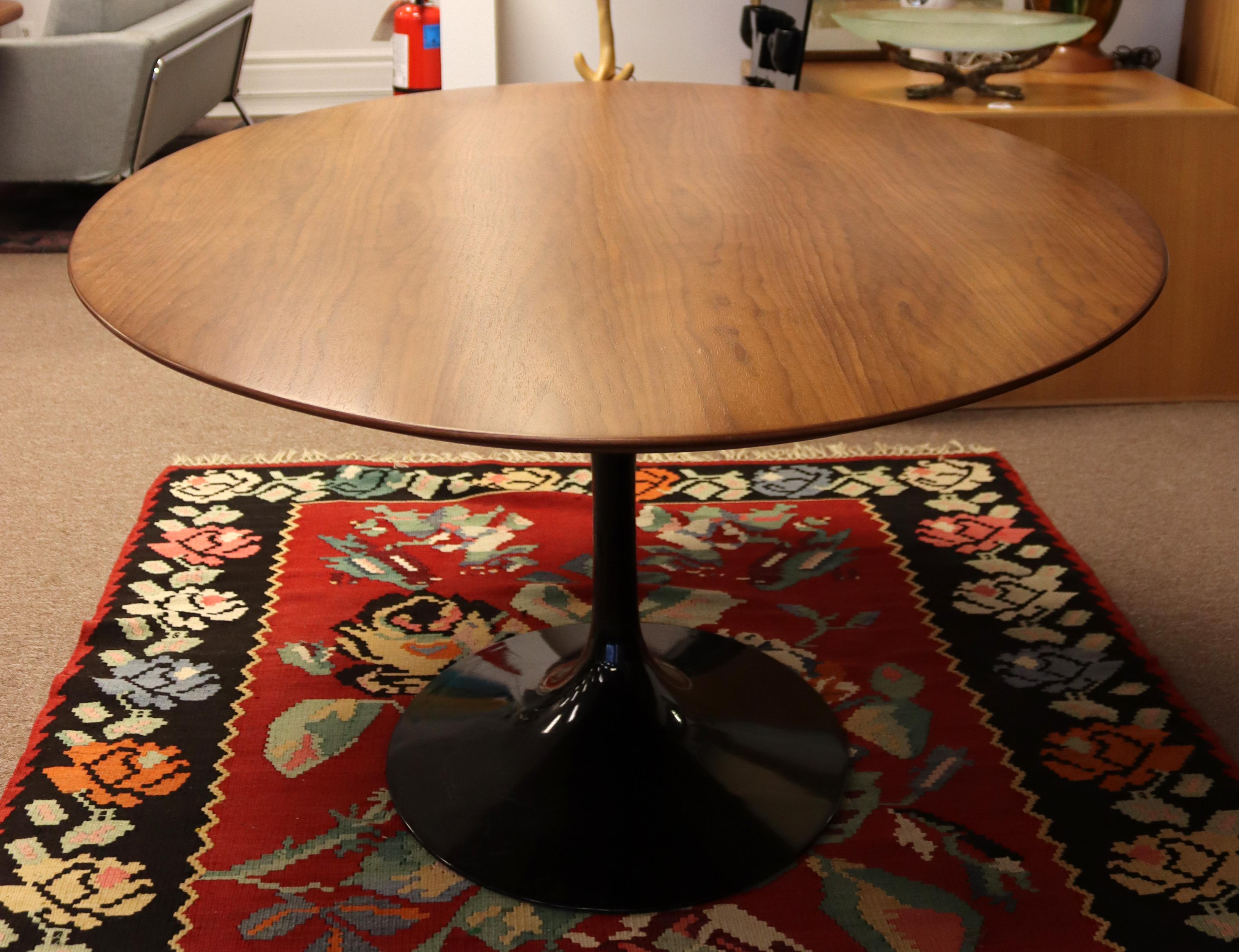 saarinen oval dining table reproduction