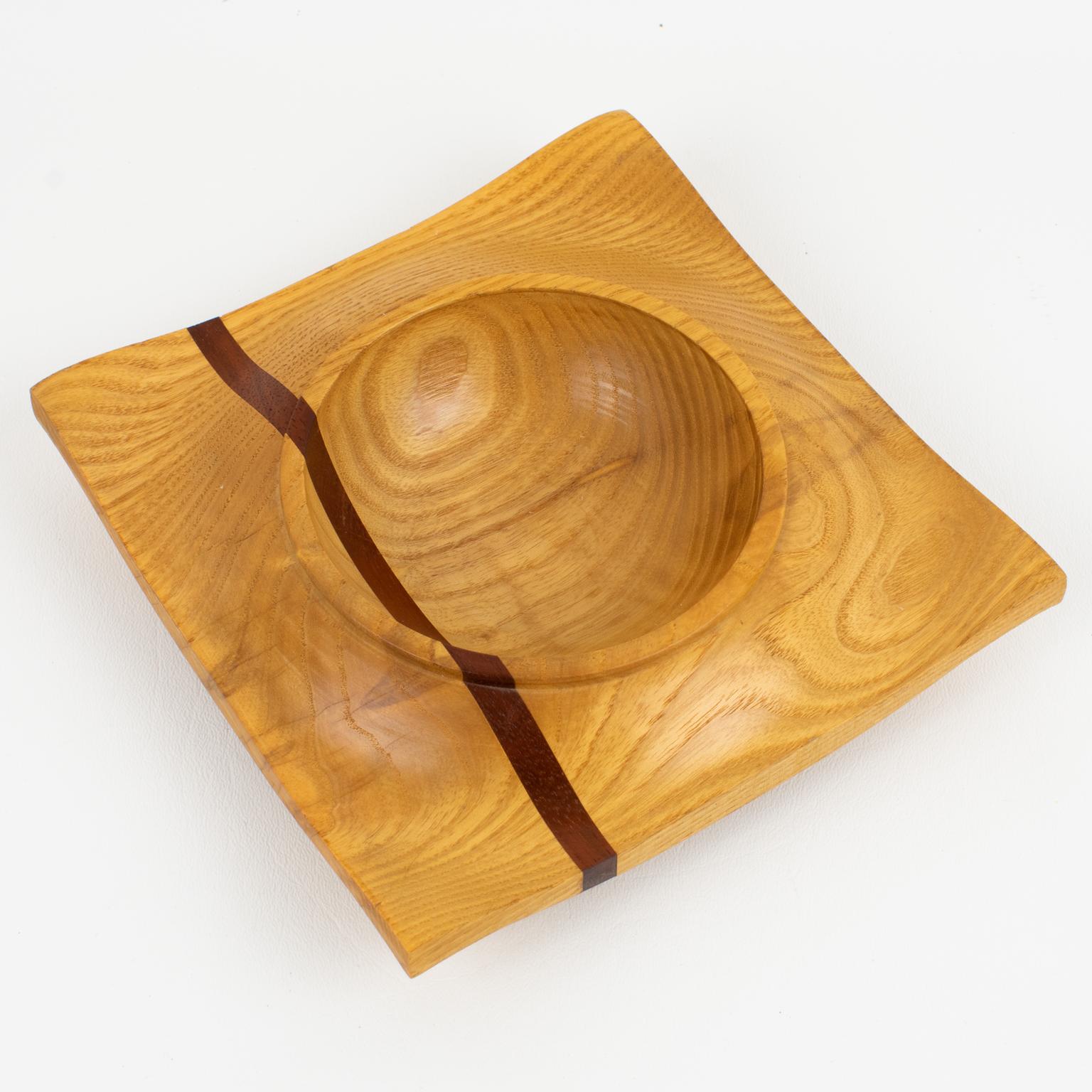 Fin du 20e siècle Bol scandinave moderniste en bois sculpté, Catchall, vers 1980 en vente