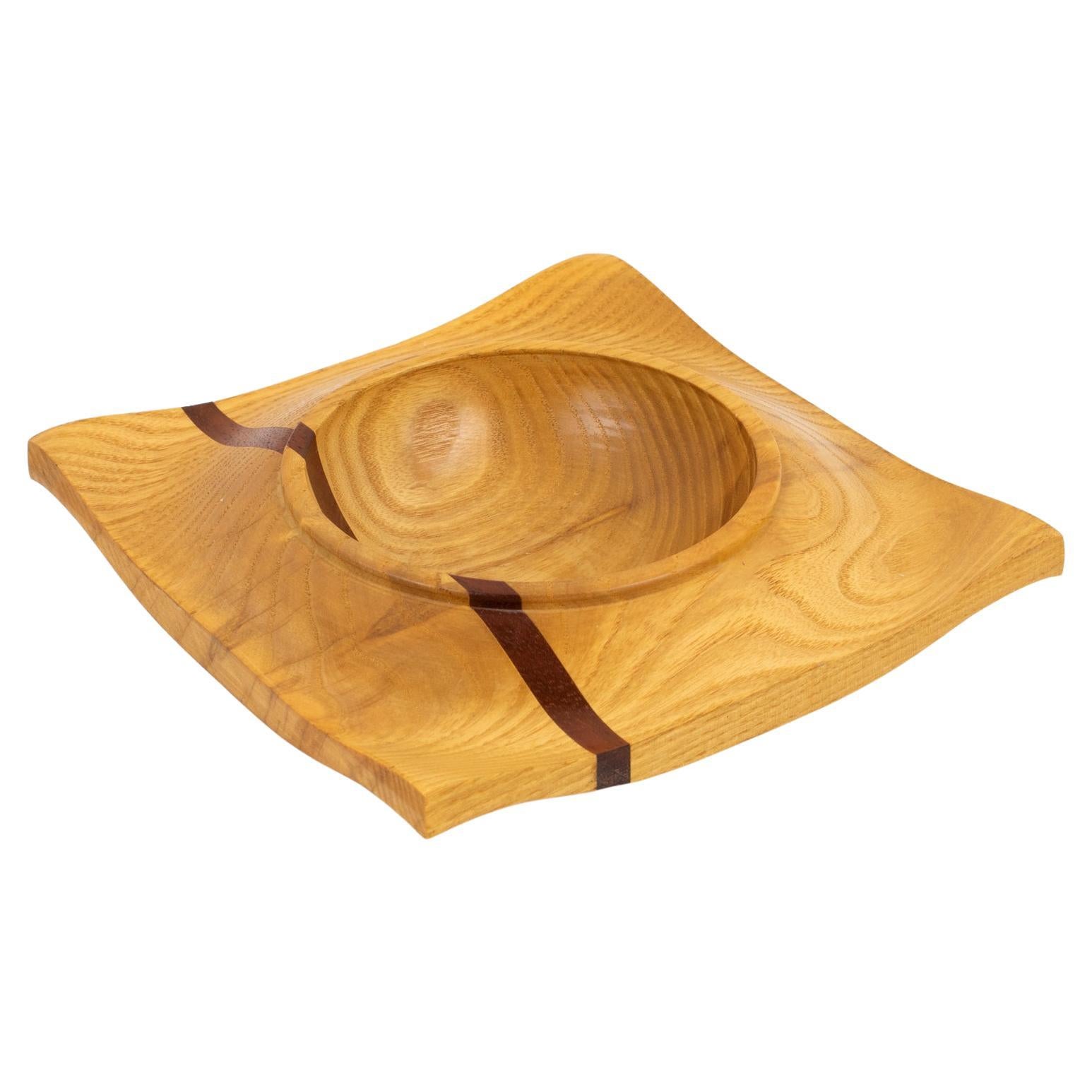 Bol scandinave moderniste en bois sculpté, Catchall, vers 1980 en vente