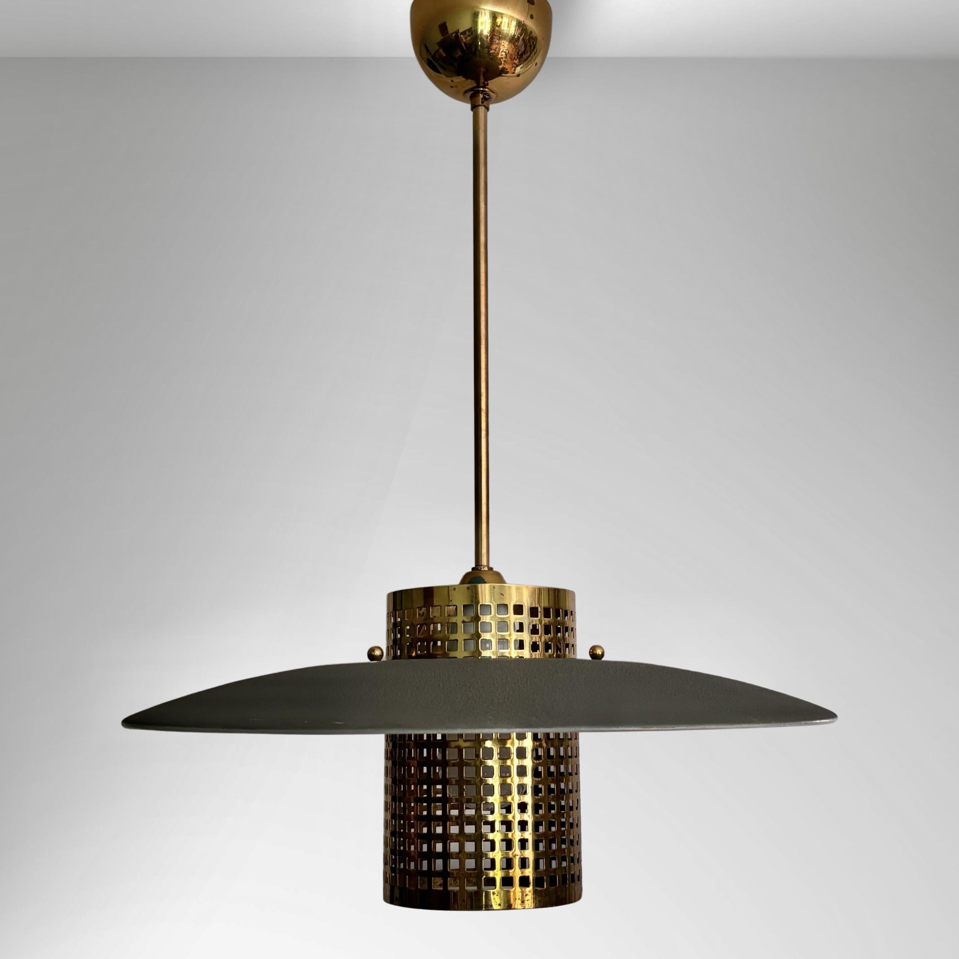 Modernistische skandinavische Pendelleuchte von Malmö Metallvarufabrik, Schweden, 1950er Jahre (Schwedisch) im Angebot