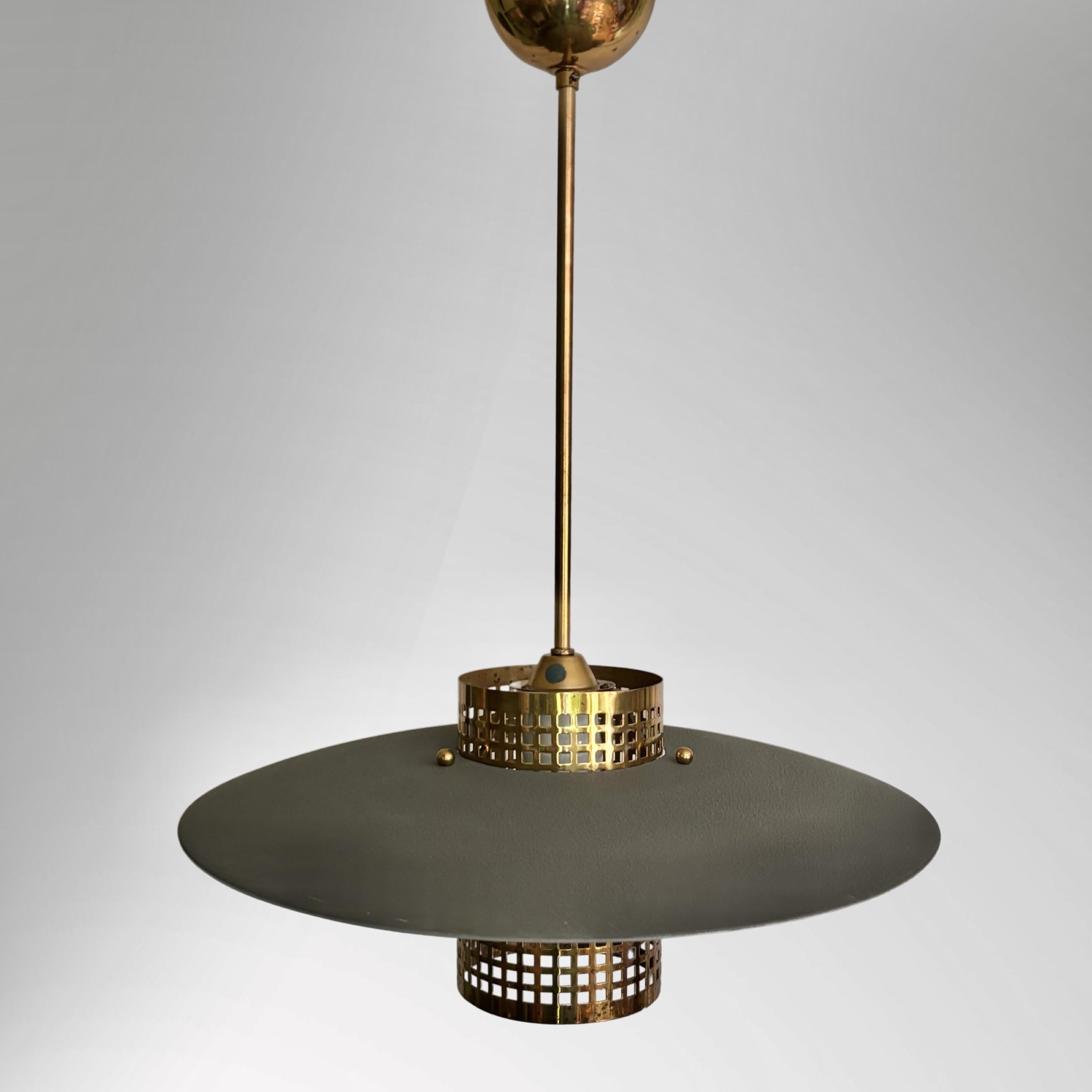 Modernistische skandinavische Pendelleuchte von Malmö Metallvarufabrik, Schweden, 1950er Jahre (Mitte des 20. Jahrhunderts) im Angebot