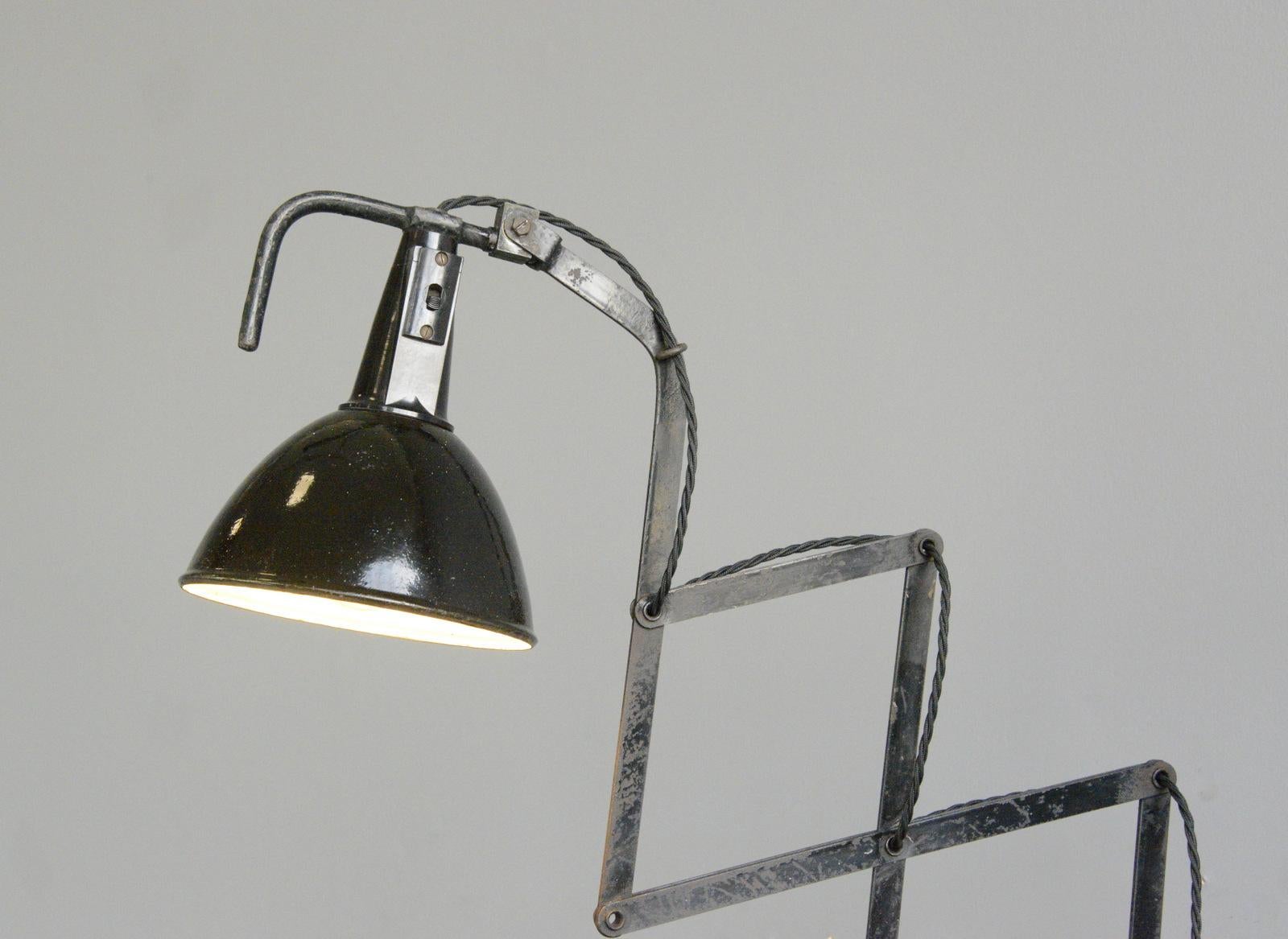 Modernist Scissor Lamp by Wilhelm Bader, Circa 1930s 4