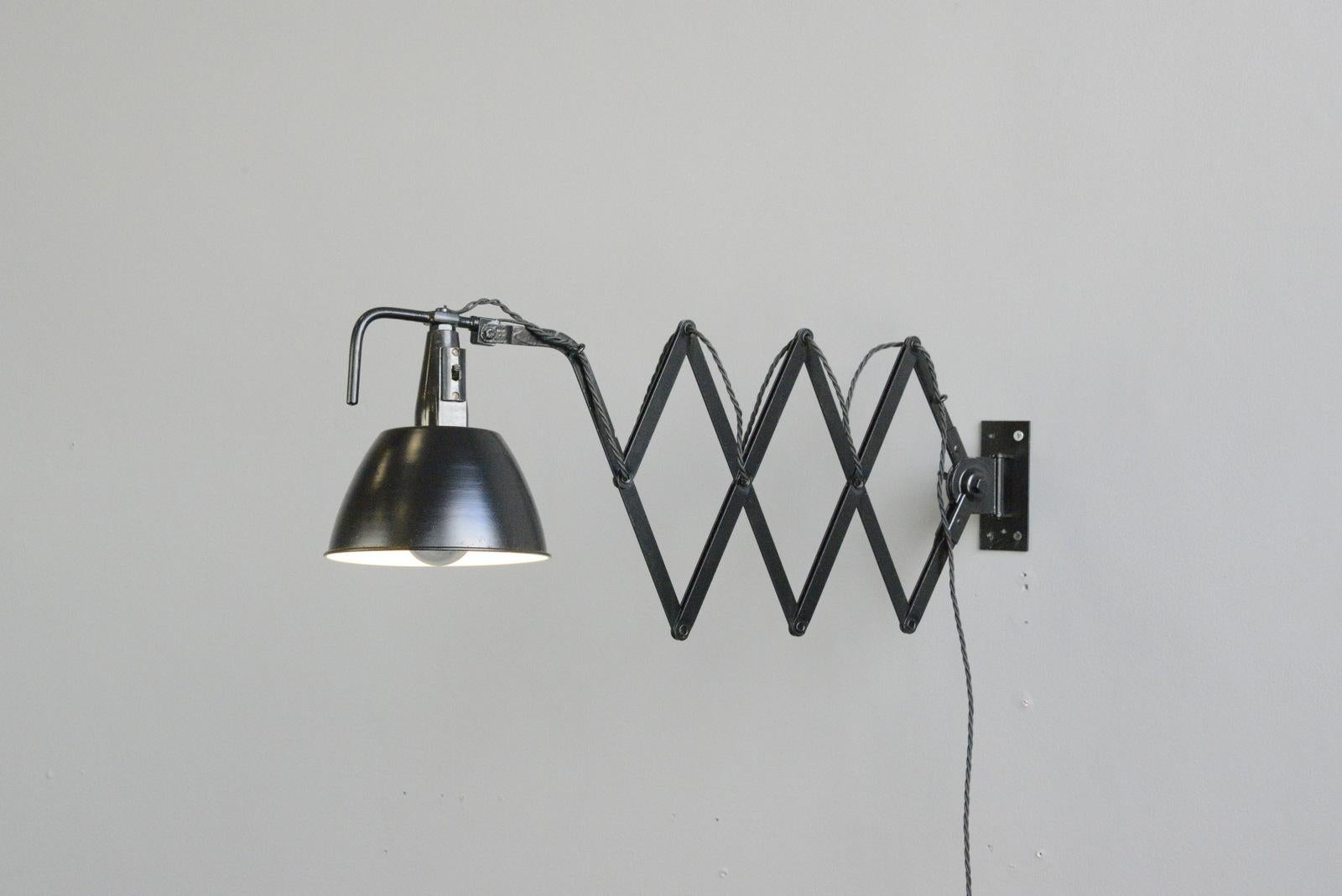 Modernist Scissor Lamp by Wilhelm Bader, Circa 1930s In Good Condition In Gloucester, GB