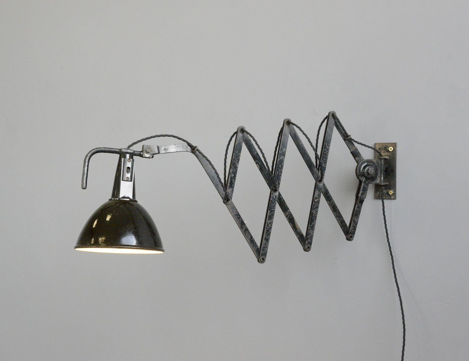 Modernist Scissor Lamp by Wilhelm Bader, Circa 1930s In Good Condition In Gloucester, GB