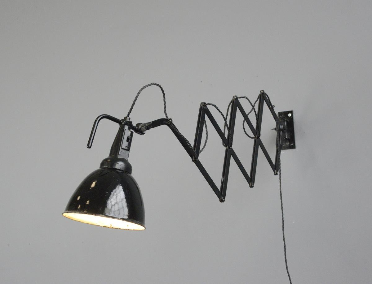 Modernist Scissor Lamp by Wilhelm Bader, circa 1930s In Good Condition In Gloucester, GB