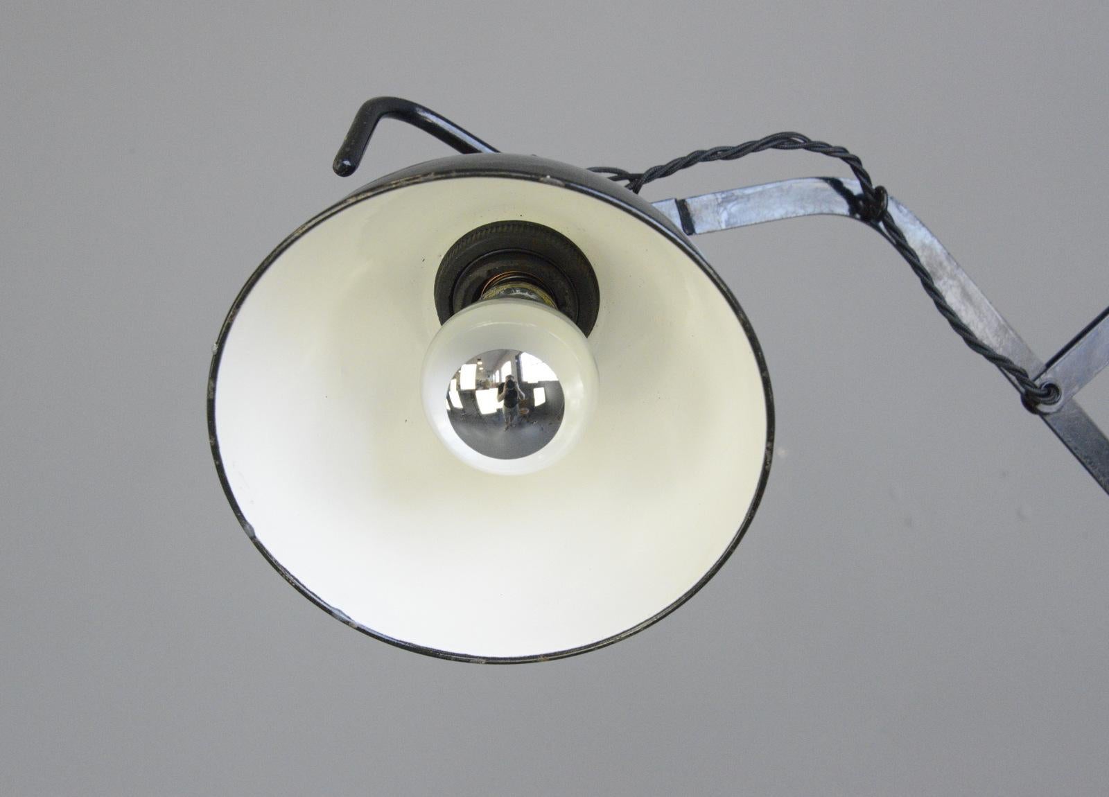 Modernist Scissor Lamp by Wilhelm Bader, circa 1930s 1