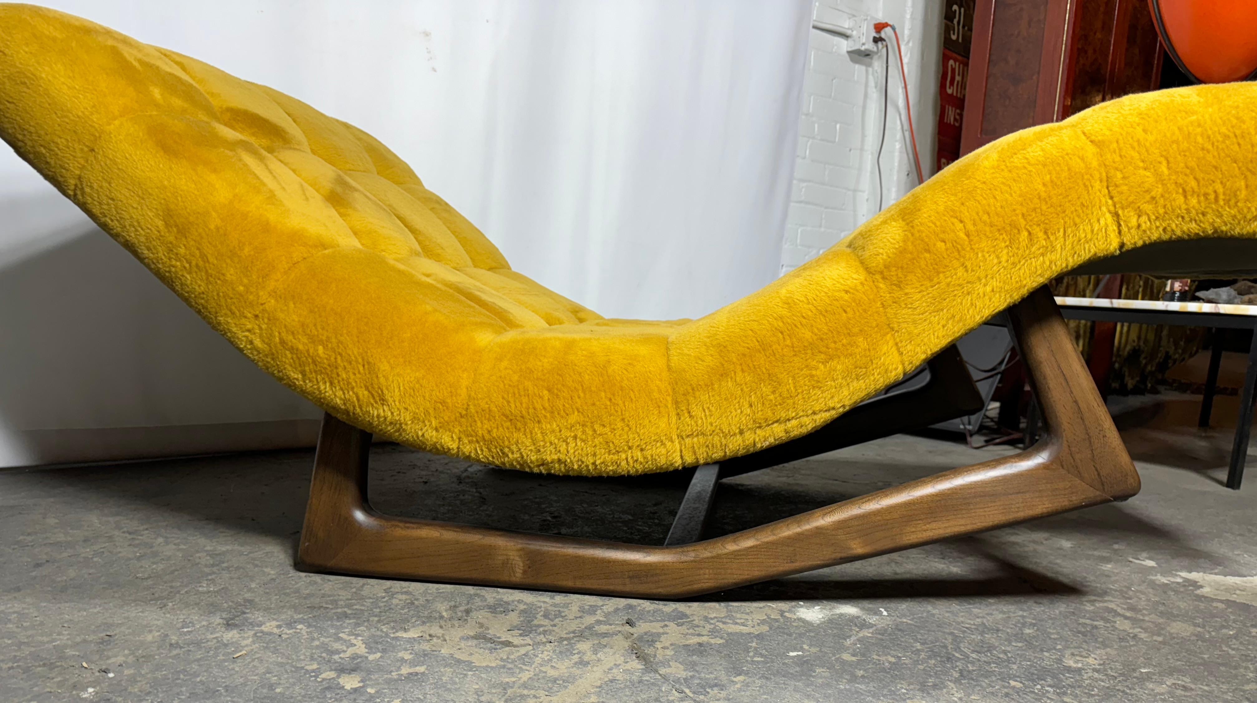 Mid-Century Modern Modernist Sculptural 2-position Wave Chaise Lounge by Adrian Pearsall c.1960