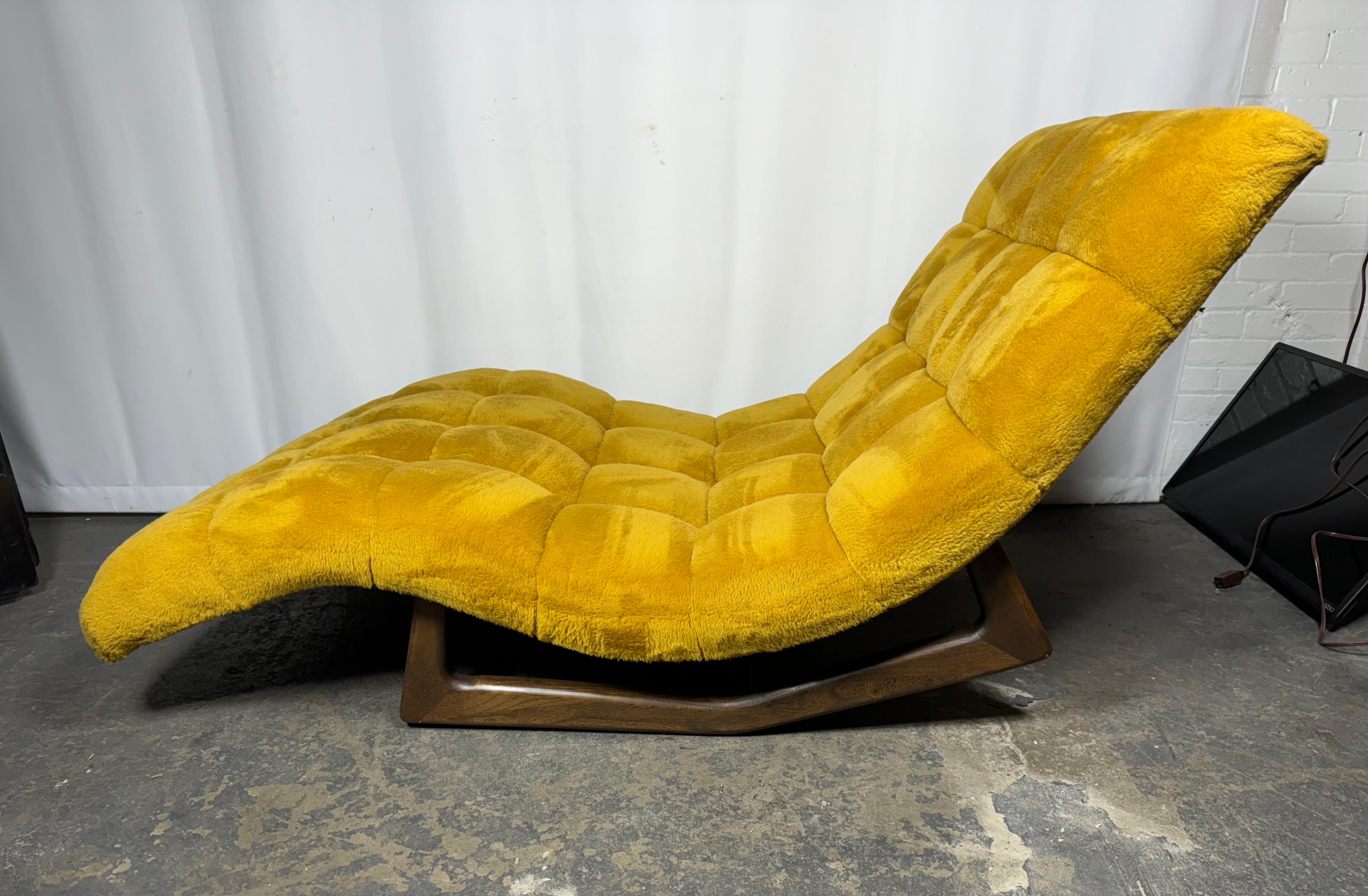 Modernist Sculptural 2-position Wave Chaise Lounge by Adrian Pearsall c.1960 1