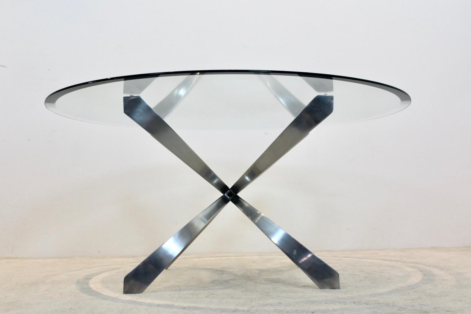 Modernistischer skulpturaler Couchtisch aus Aluminium und Glas von Knut Hesterberg, 1970er Jahre (Moderne der Mitte des Jahrhunderts) im Angebot