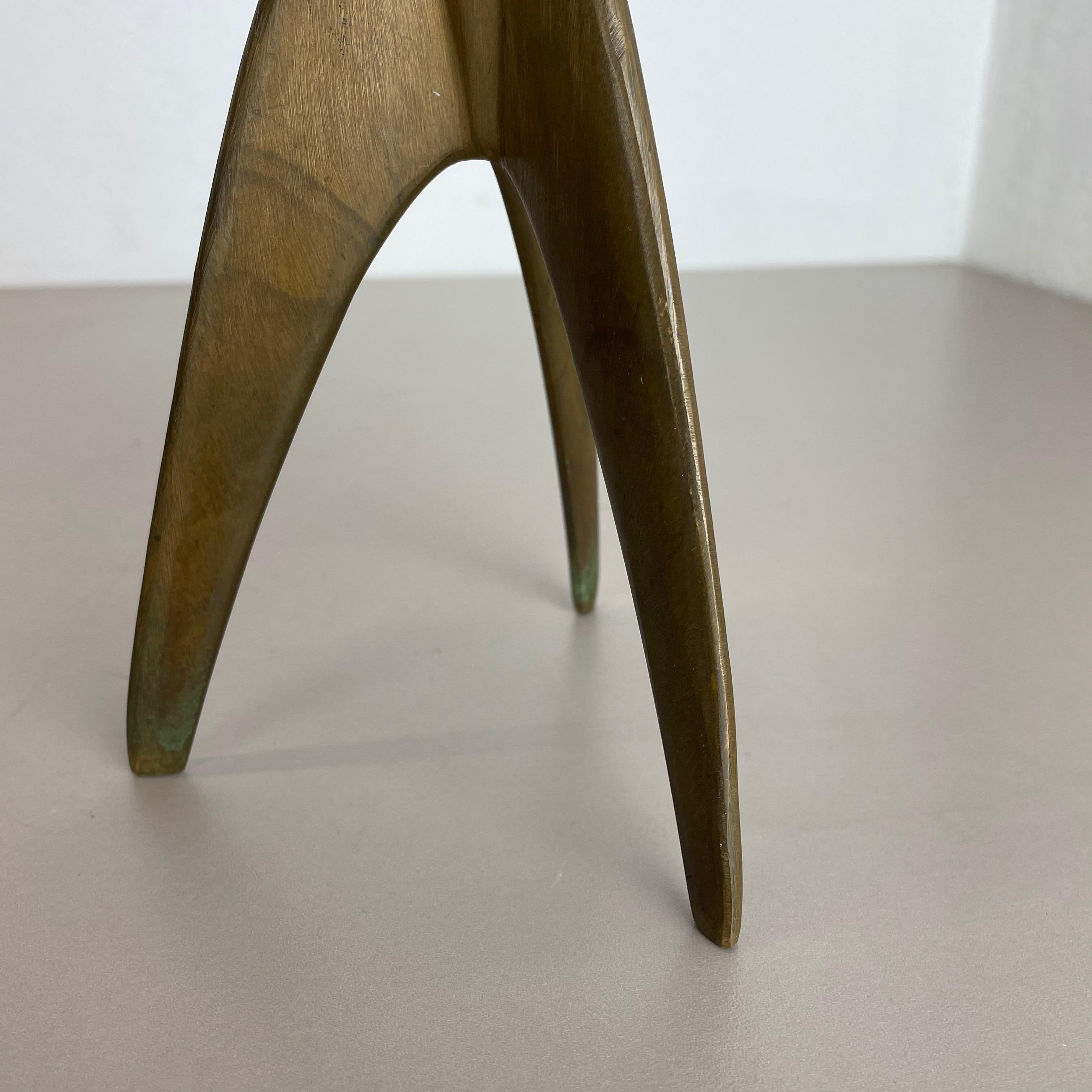 Modernist Sculptural Brutalist Tripod Brass Candleholder, Germany, 1970s For Sale 1