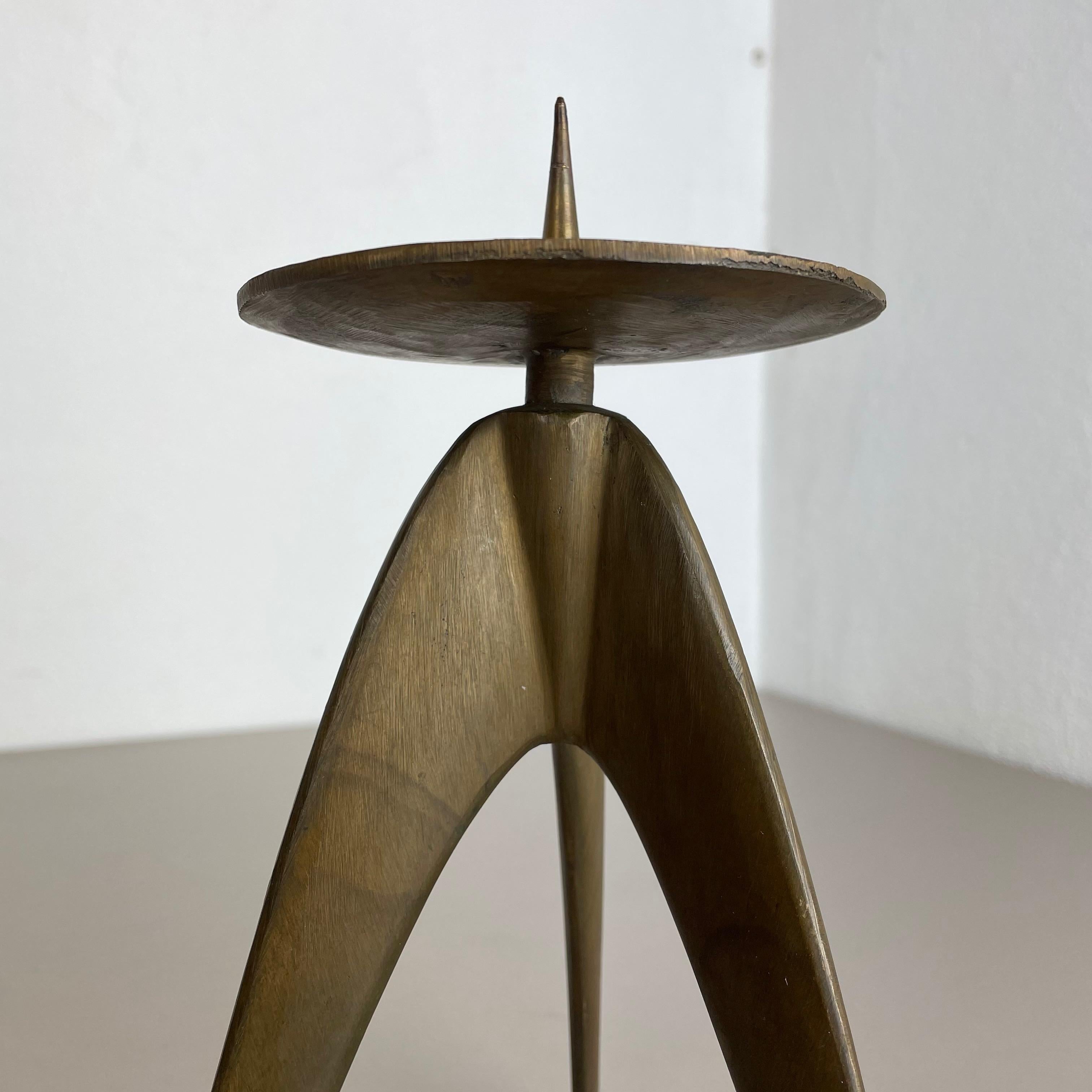 Modernist Sculptural Brutalist Tripod Brass Candleholder, Germany, 1970s For Sale 3