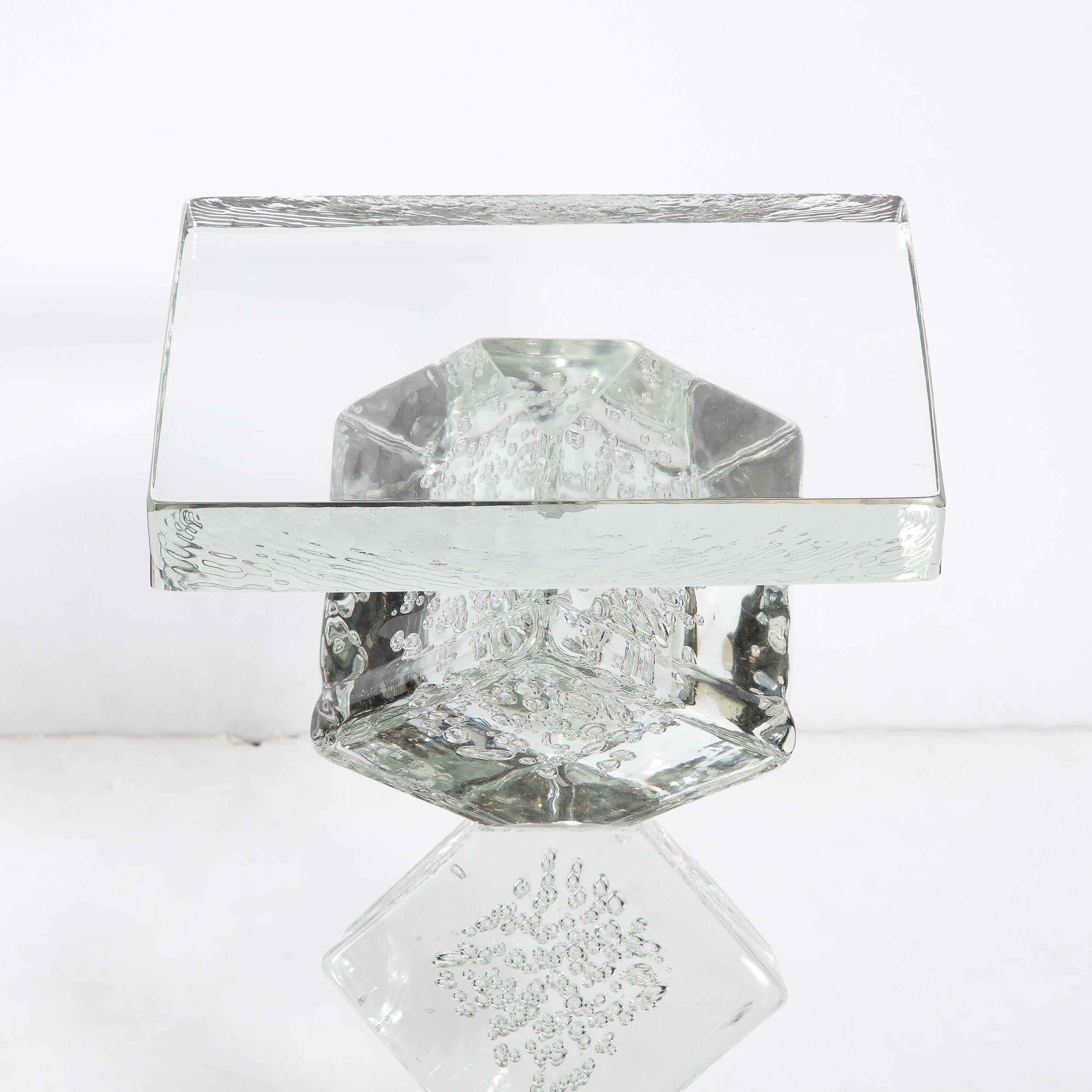 Verre de Murano Table d'appoint sculpturale moderniste en forme de cube, soufflée à la main, de Murano translucide  en vente