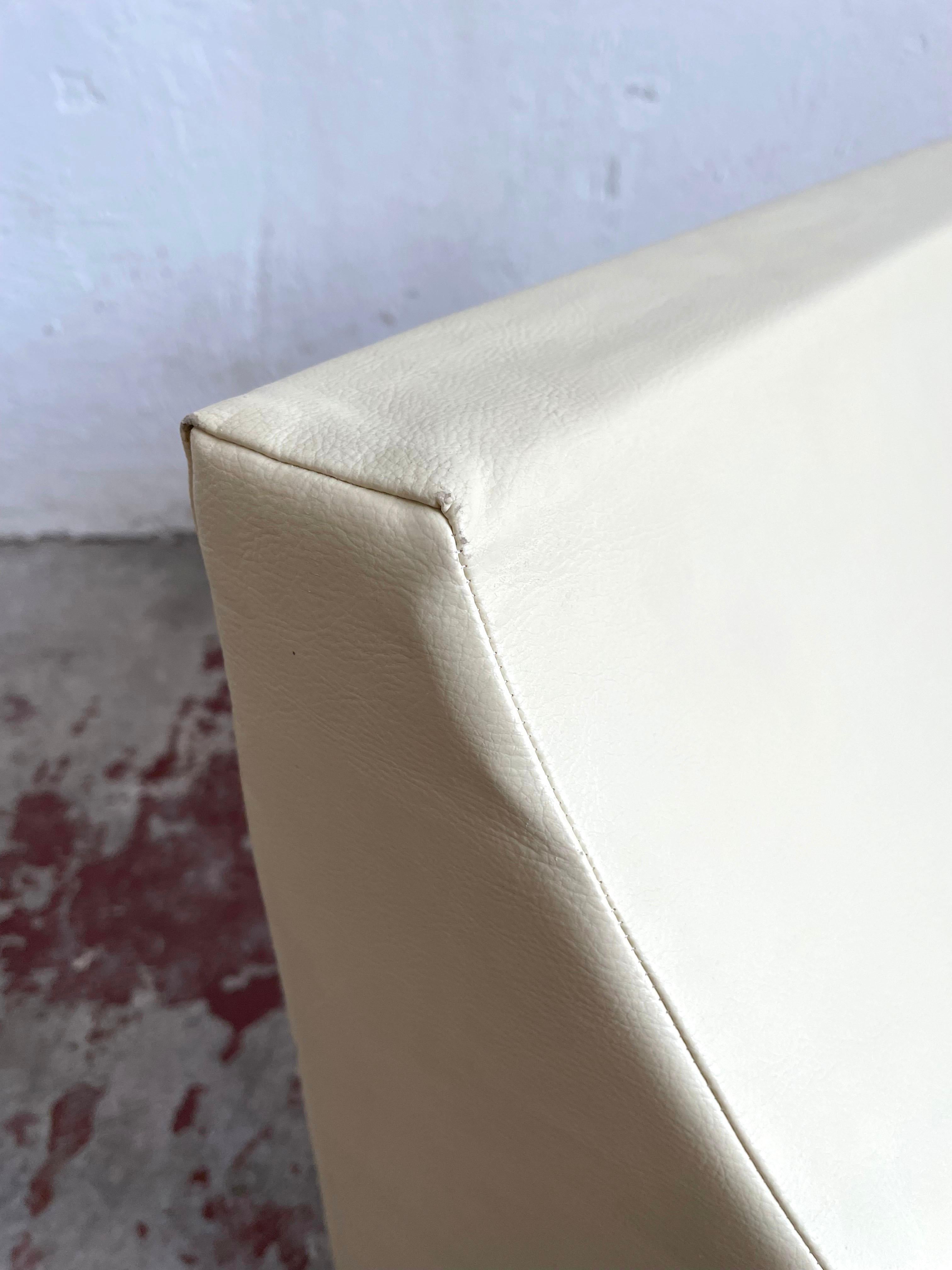 Modernist Sculptural Italian Faux Leather Folding Lounge Chair Chaise Longue 70s 3