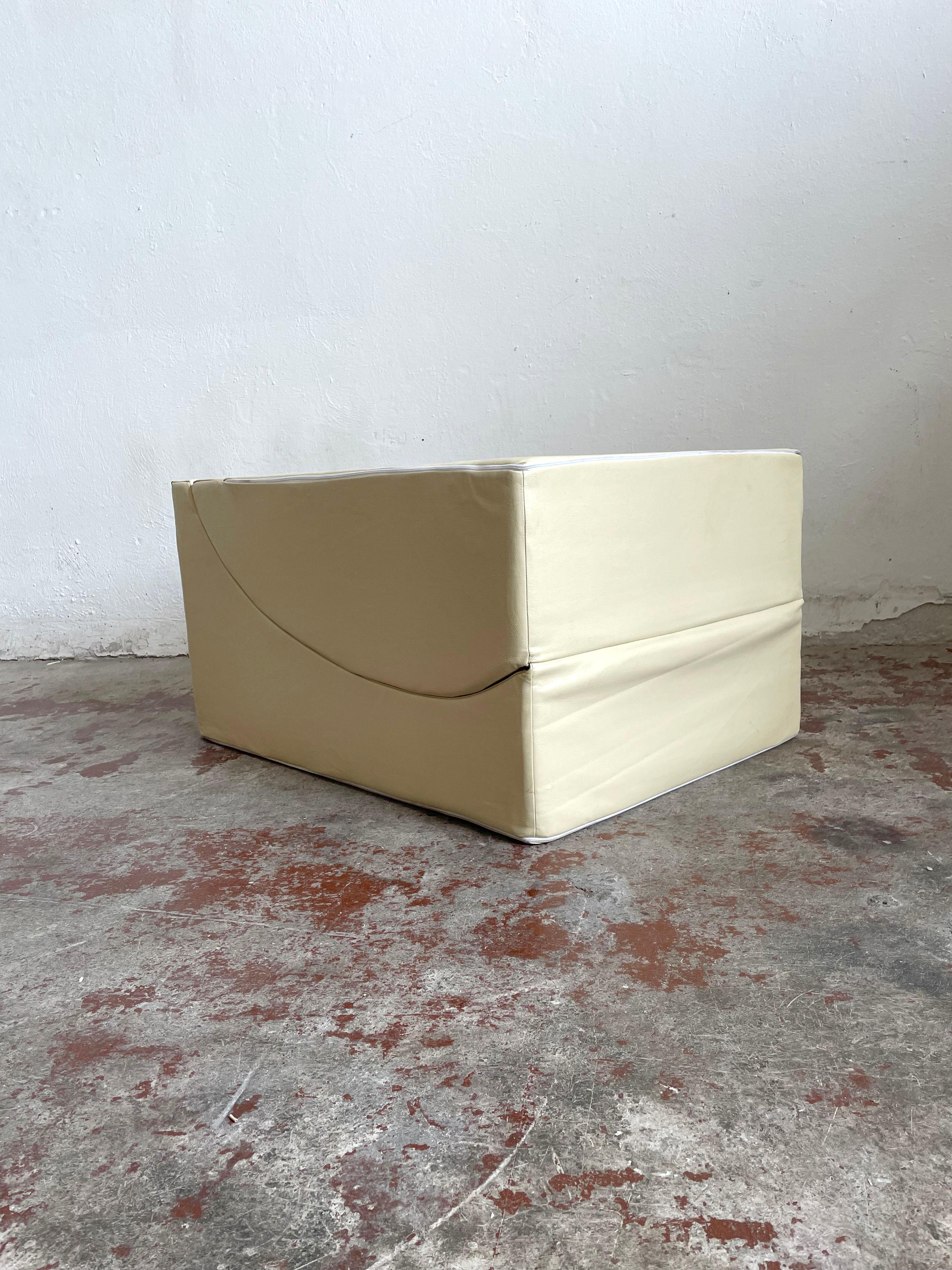 Modernist Sculptural Italian Faux Leather Folding Lounge Chair Chaise Longue 70s 4