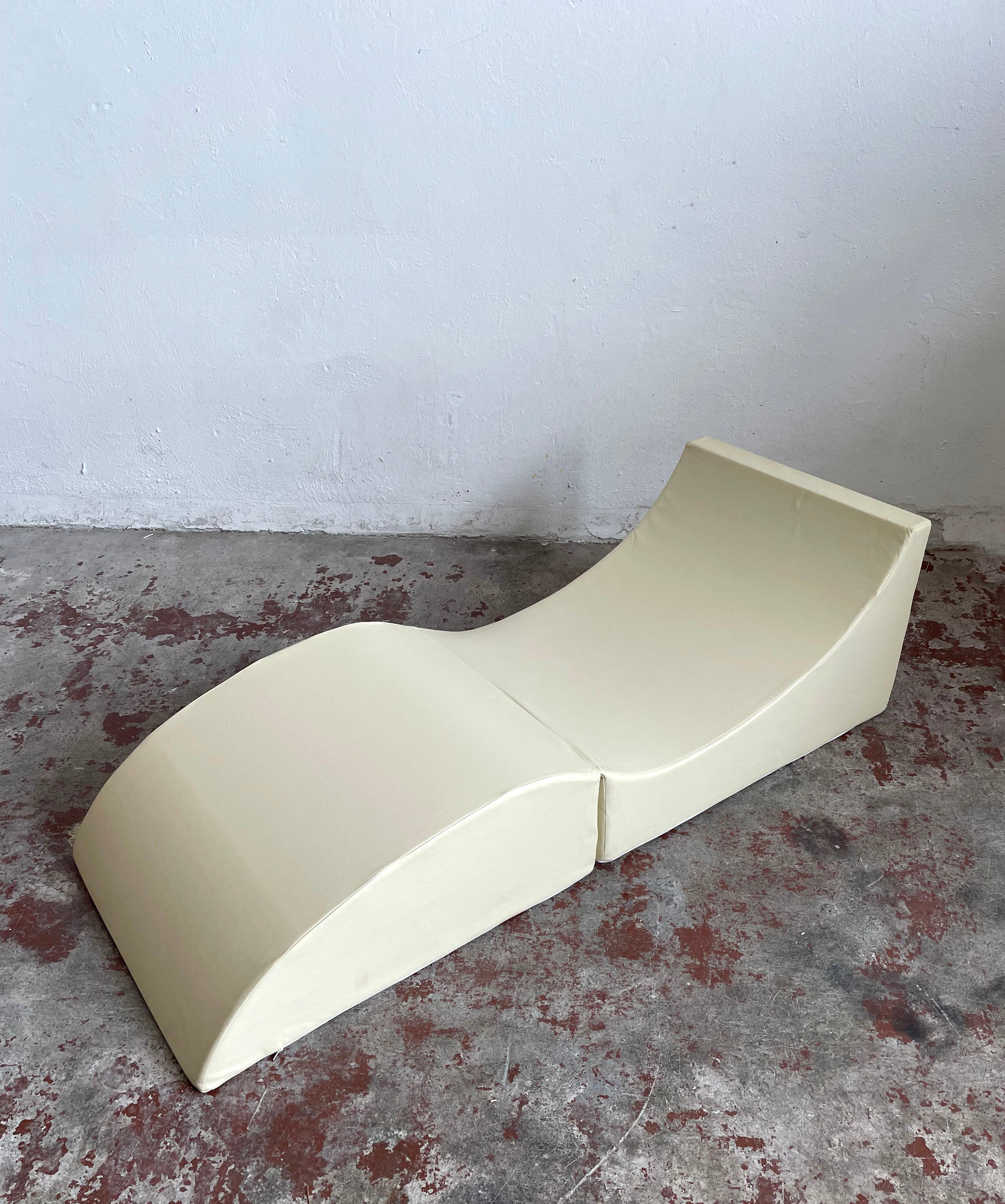 Minimalist Modernist Sculptural Italian Faux Leather Folding Lounge Chair Chaise Longue 70s