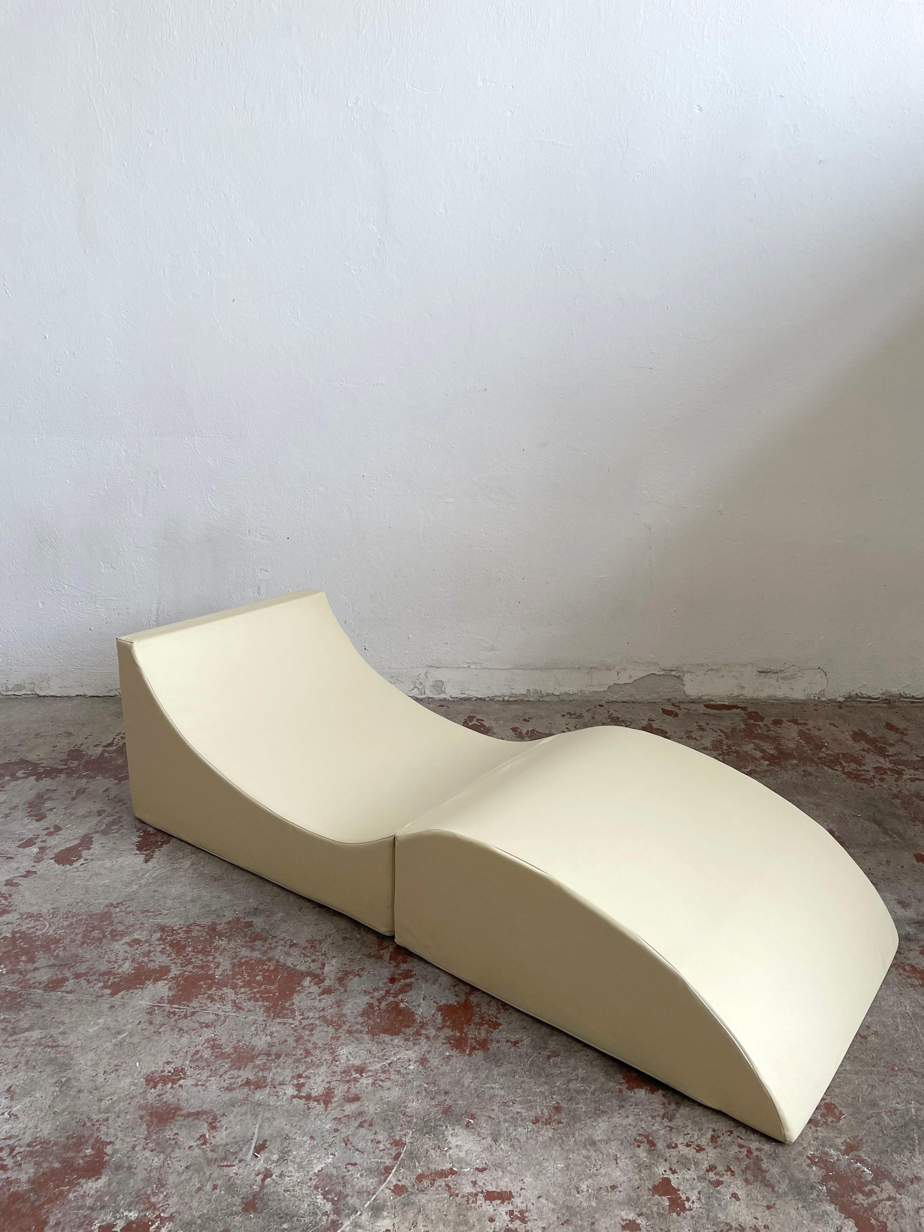 Modernist Sculptural Italian Faux Leather Folding Lounge Chair Chaise Longue 70s 1