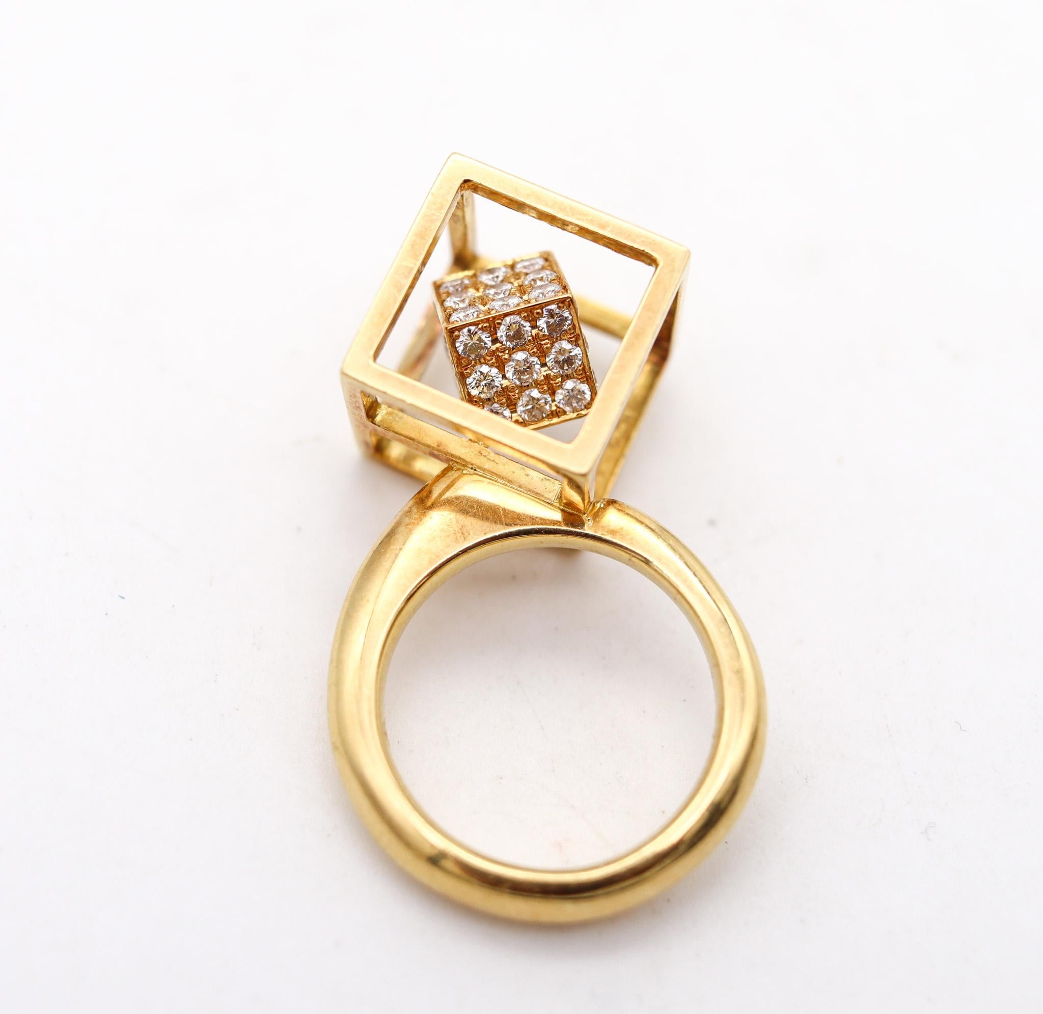 Modernist Sculptural Op Art Ring In 18Kt Yellow Gold With 1.20 Ctw In Diamonds In Excellent Condition For Sale In Miami, FL