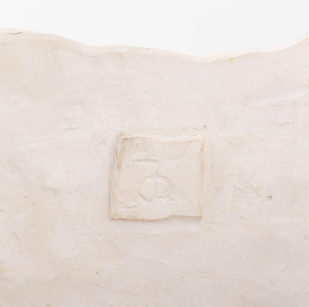 Lampada da terra scultorea in gesso modernista, paralume con elementi a specchio e firma 