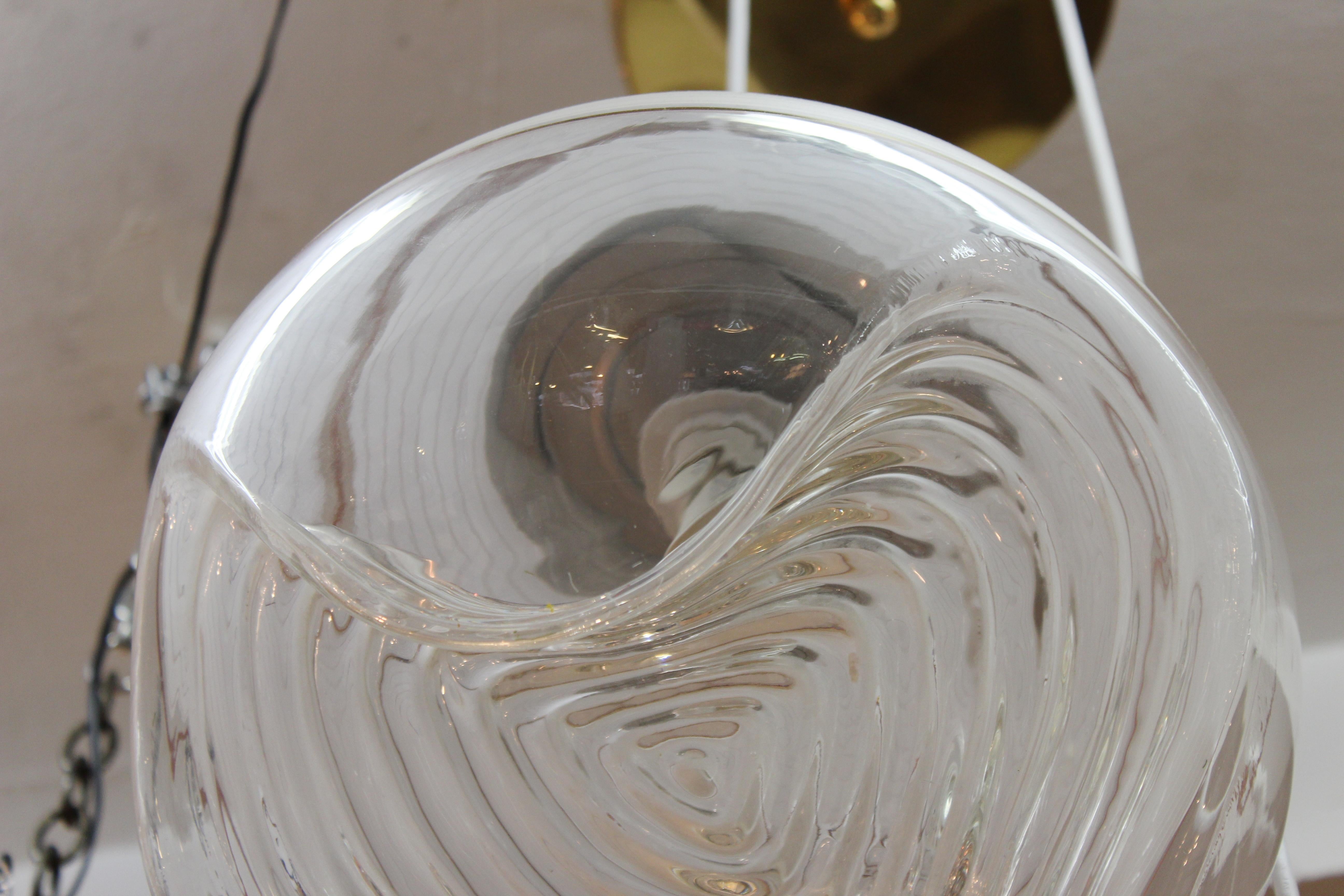 Lampe à suspension sculpturale moderniste à triple globe en verre en vente 2