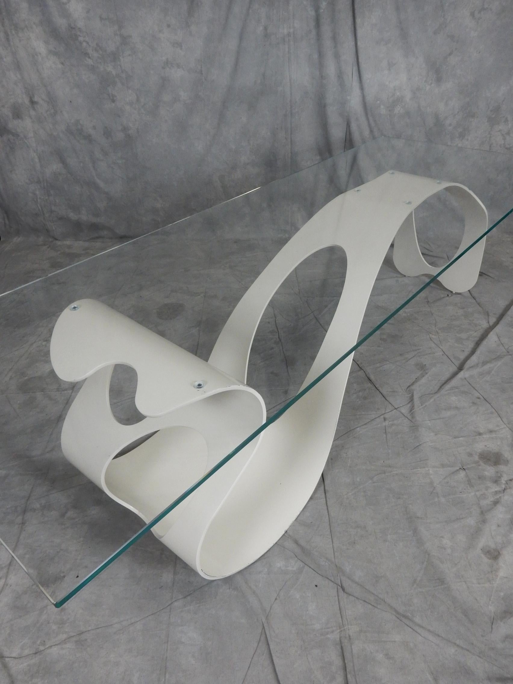 Modernistischer Skulptur-Couchtisch der Moderne nach Carlo Mollino Arabesque aus geformtem Eisen (Emaille) im Angebot