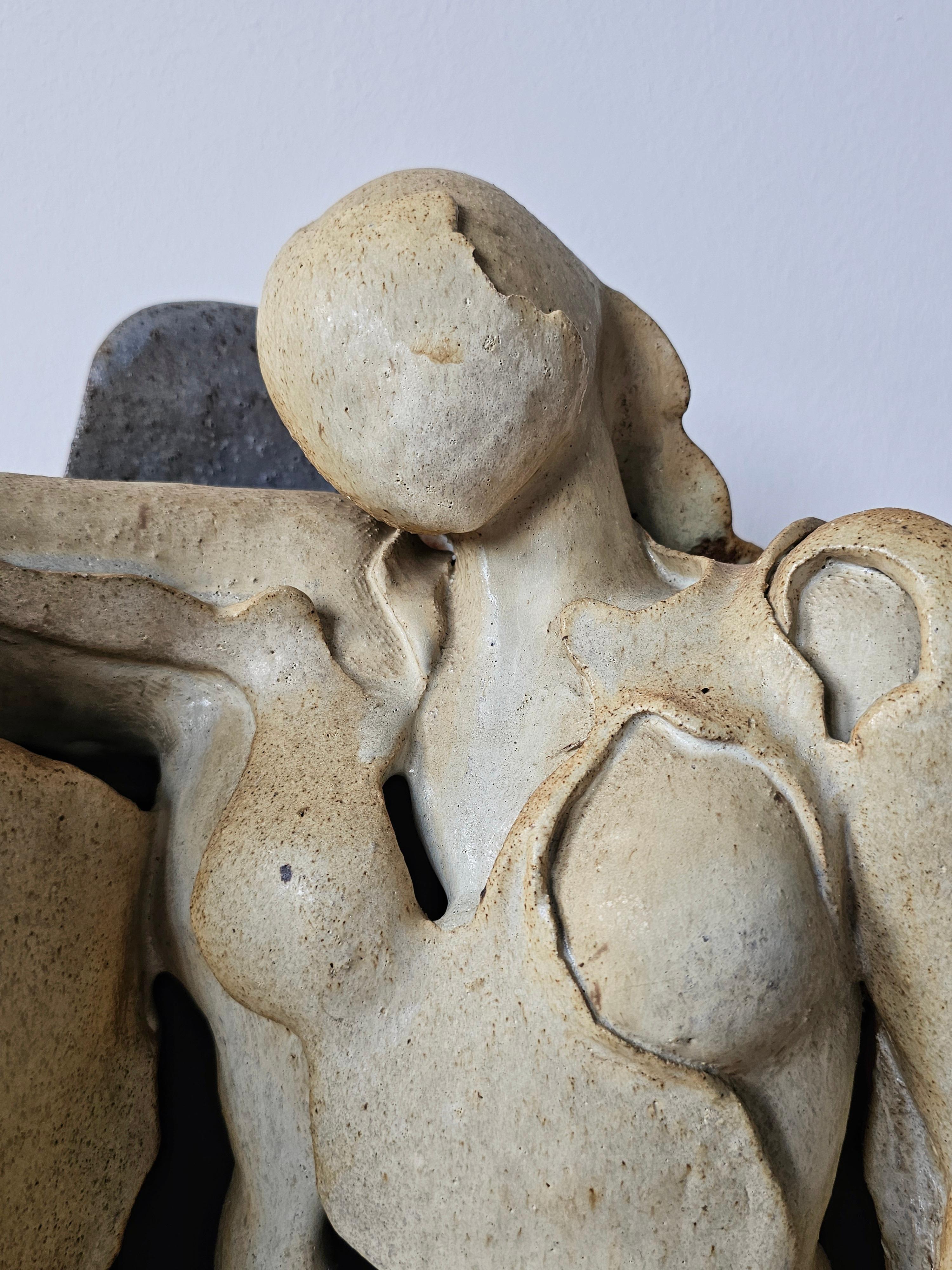 Modernist Sculpture of a female nude done in ceramics, Yugoslavia 1970s For Sale 2
