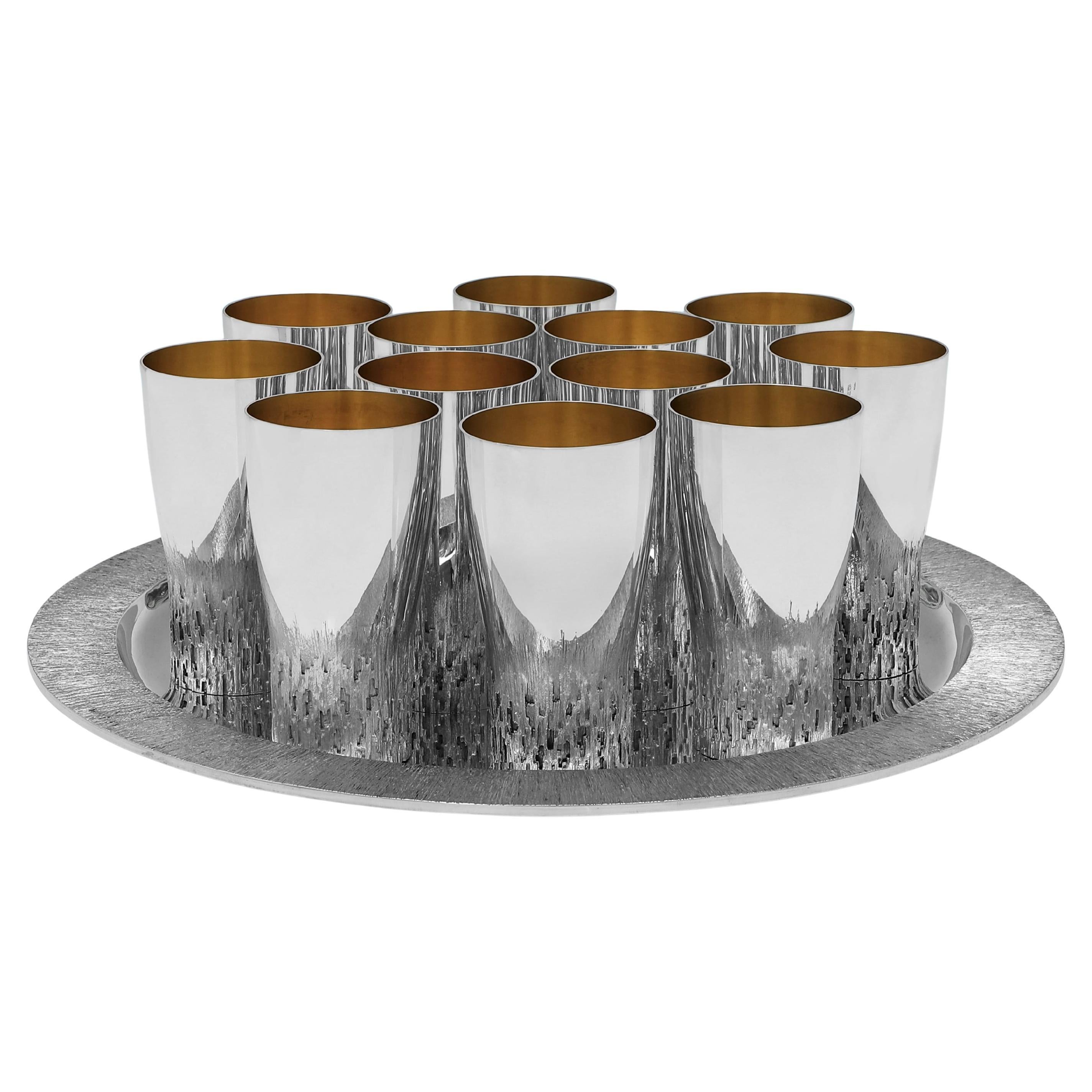 Juego modernista de 12 vasos y bandeja de plata de ley de Christopher Lawrence