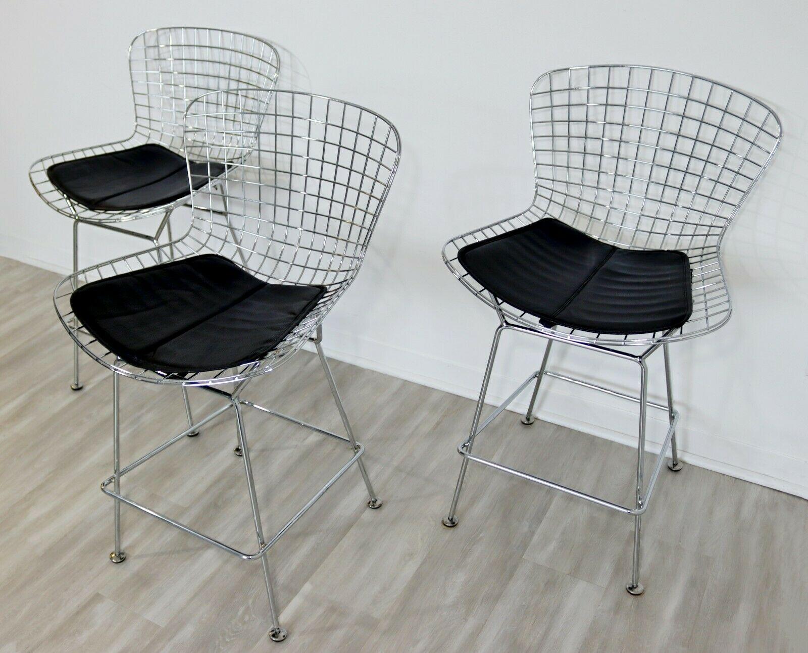 Modernist Set of 3 Bertoia Style Chrome Wire Bar Stools w Vinyl Pads Seats In Good Condition In Keego Harbor, MI