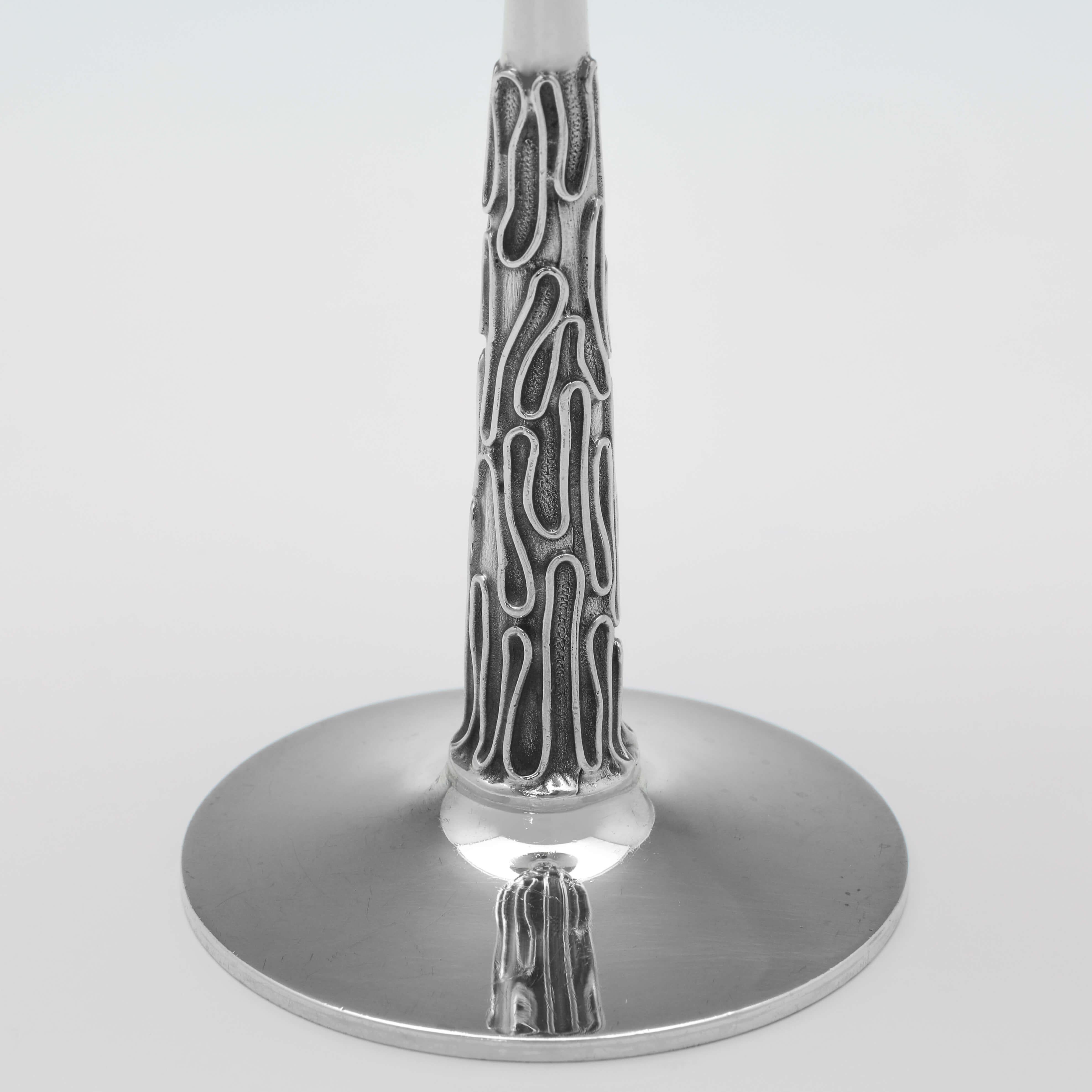 Late 20th Century Modernist Set of 8 Sterling Silver Wine Goblets, London 1978 George E. Grant For Sale