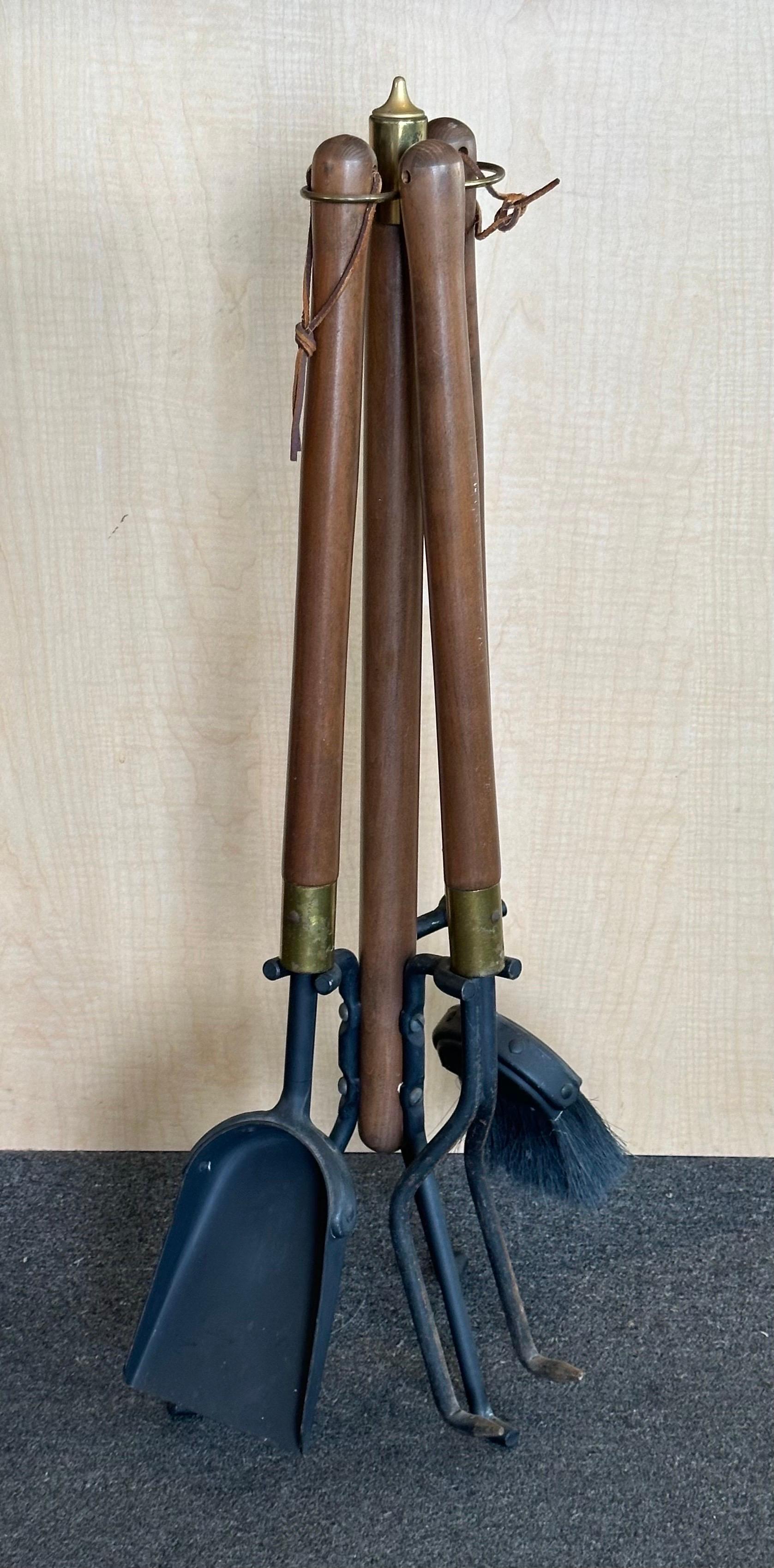 American Modernist Set of Fire Place Tools in Iron, Walnut and Brass by Seymour Mfg For Sale