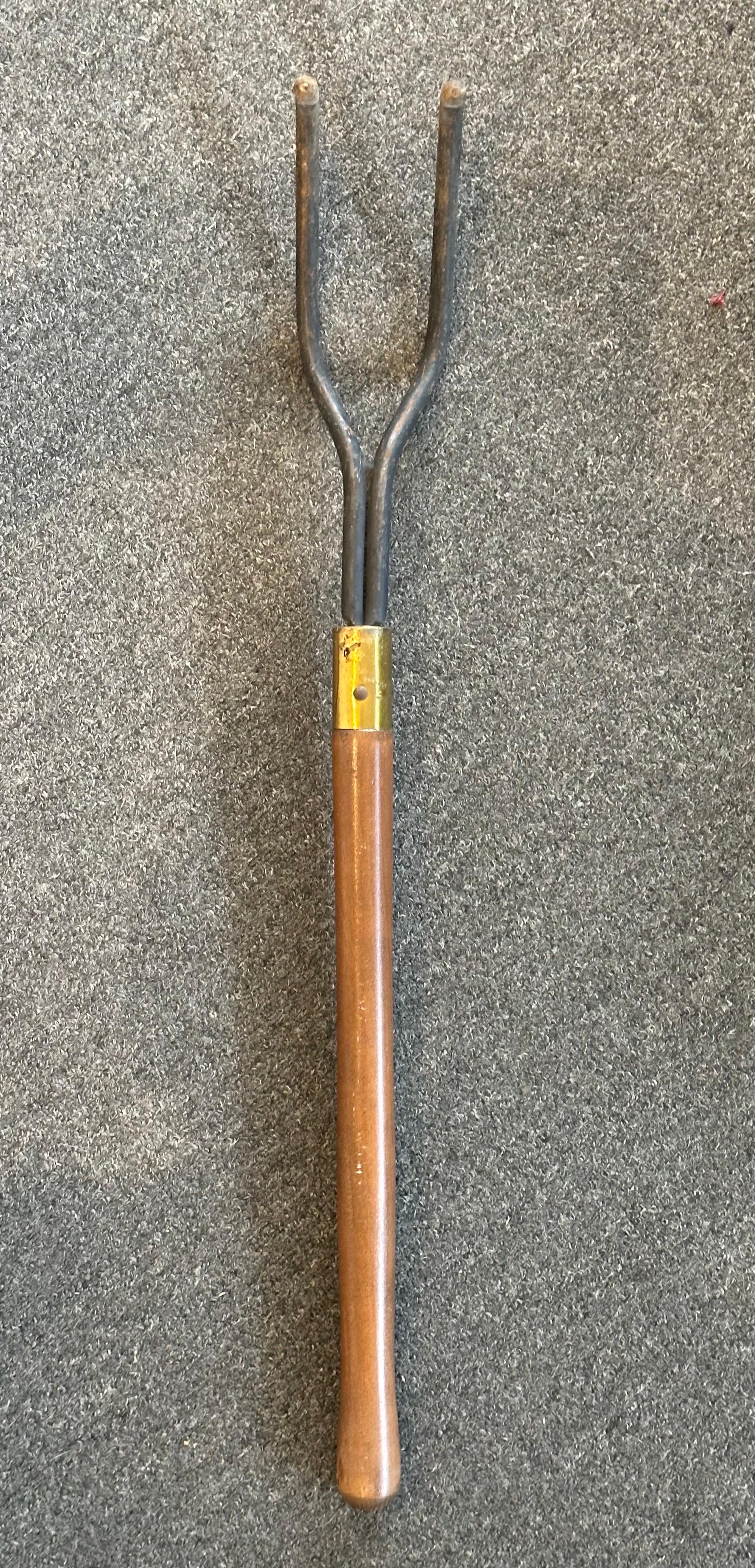 Modernist Set of Fire Place Tools in Iron, Walnut and Brass by Seymour Mfg For Sale 3