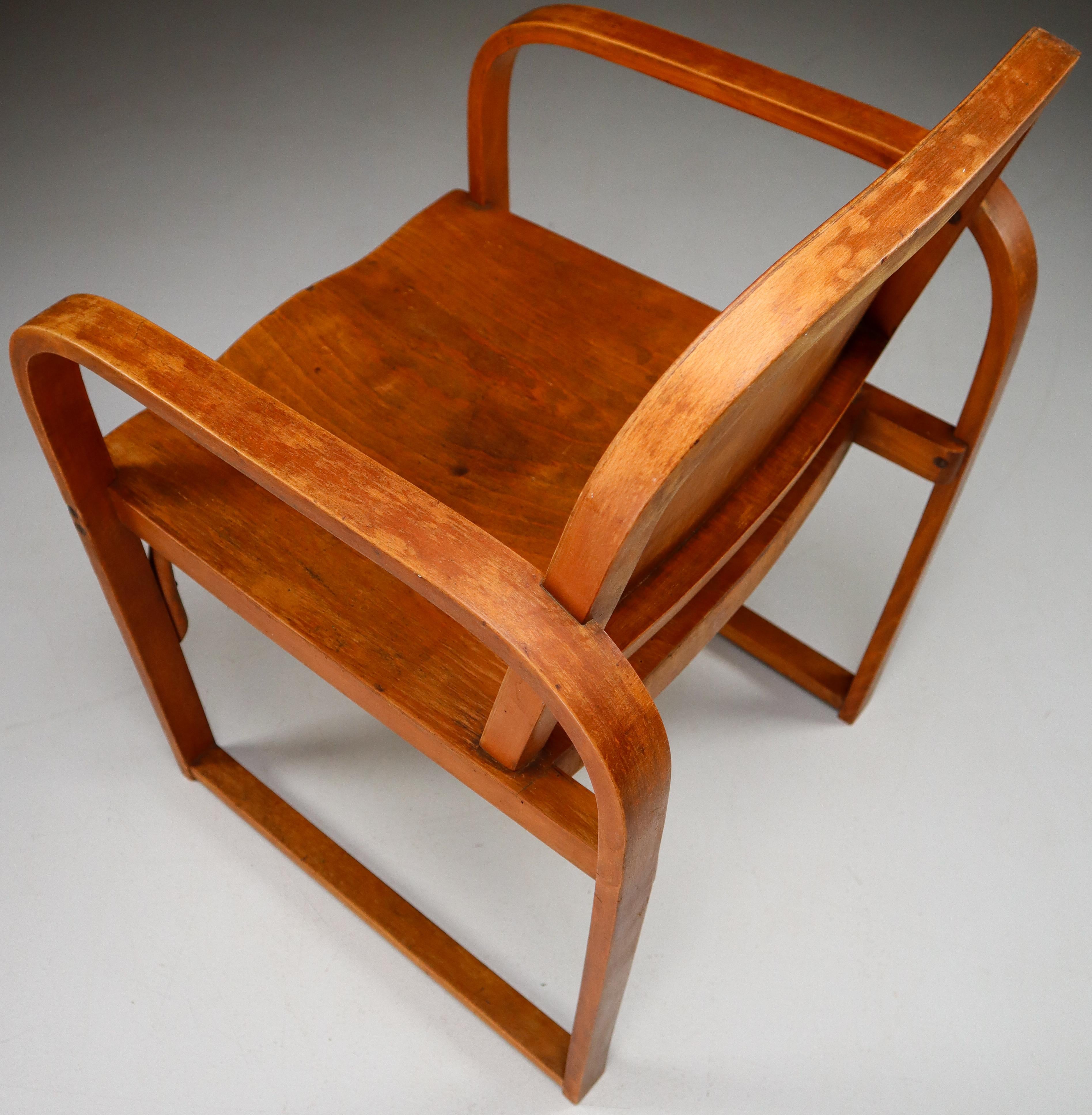 Modernist Set of Four Bauhaus Bentwood Armchairs Made by Tatra in Praque, 1930s 3
