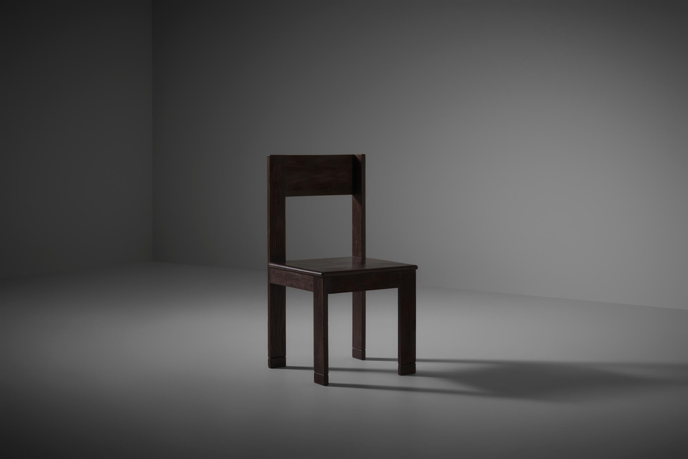 Rare chaise d'appoint moderniste d'I.L.A. Oosterbeek, Pays-Bas 1921. L.O.V. est l'abréviation de Labor Onia Vincit, qui signifie 